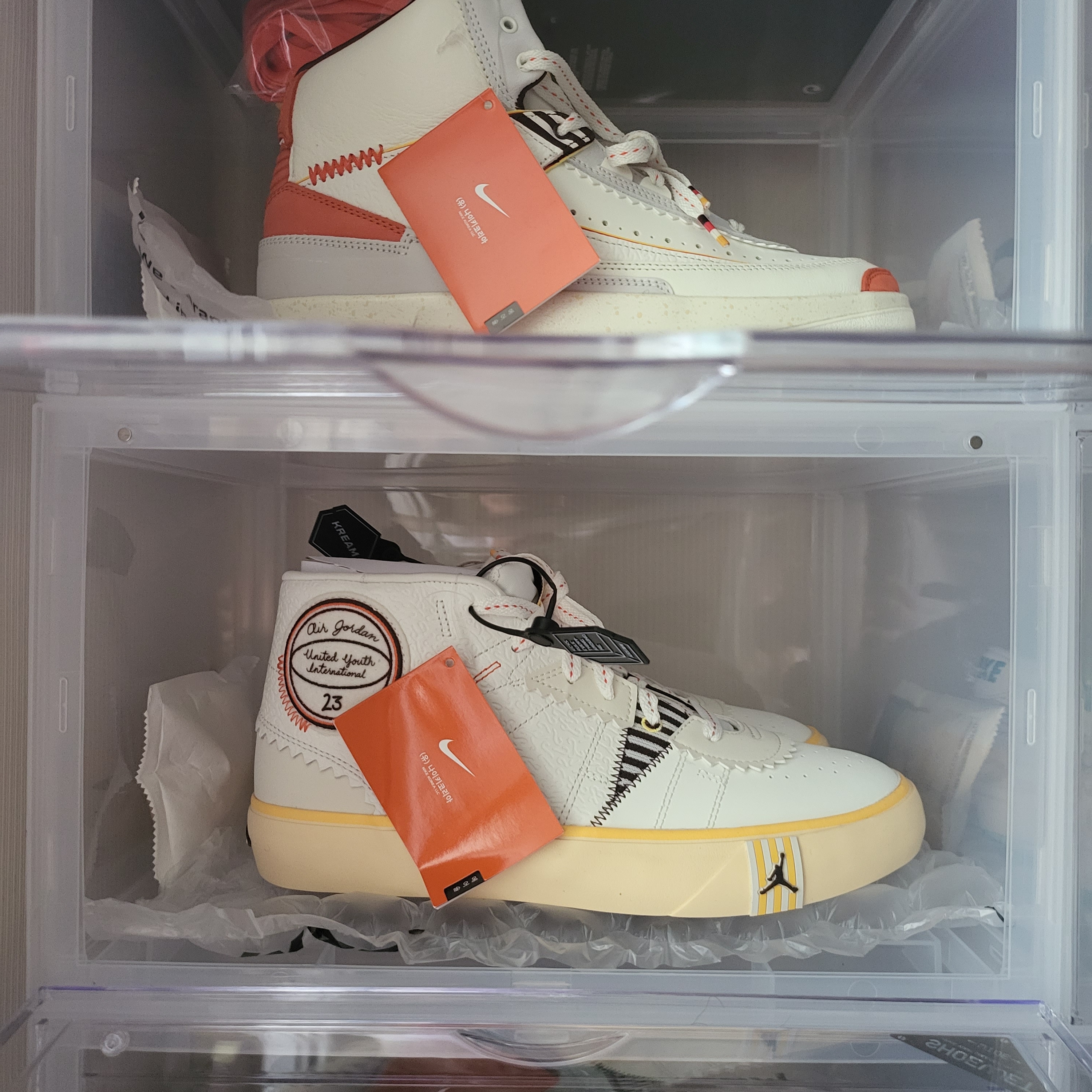 Jordan Series x Maison Chateau Rouge Mid SP Sail, Jordan 2 x Maison Chateau Rouge Retro SP Orange and Sail 착용 스타일 - 4
