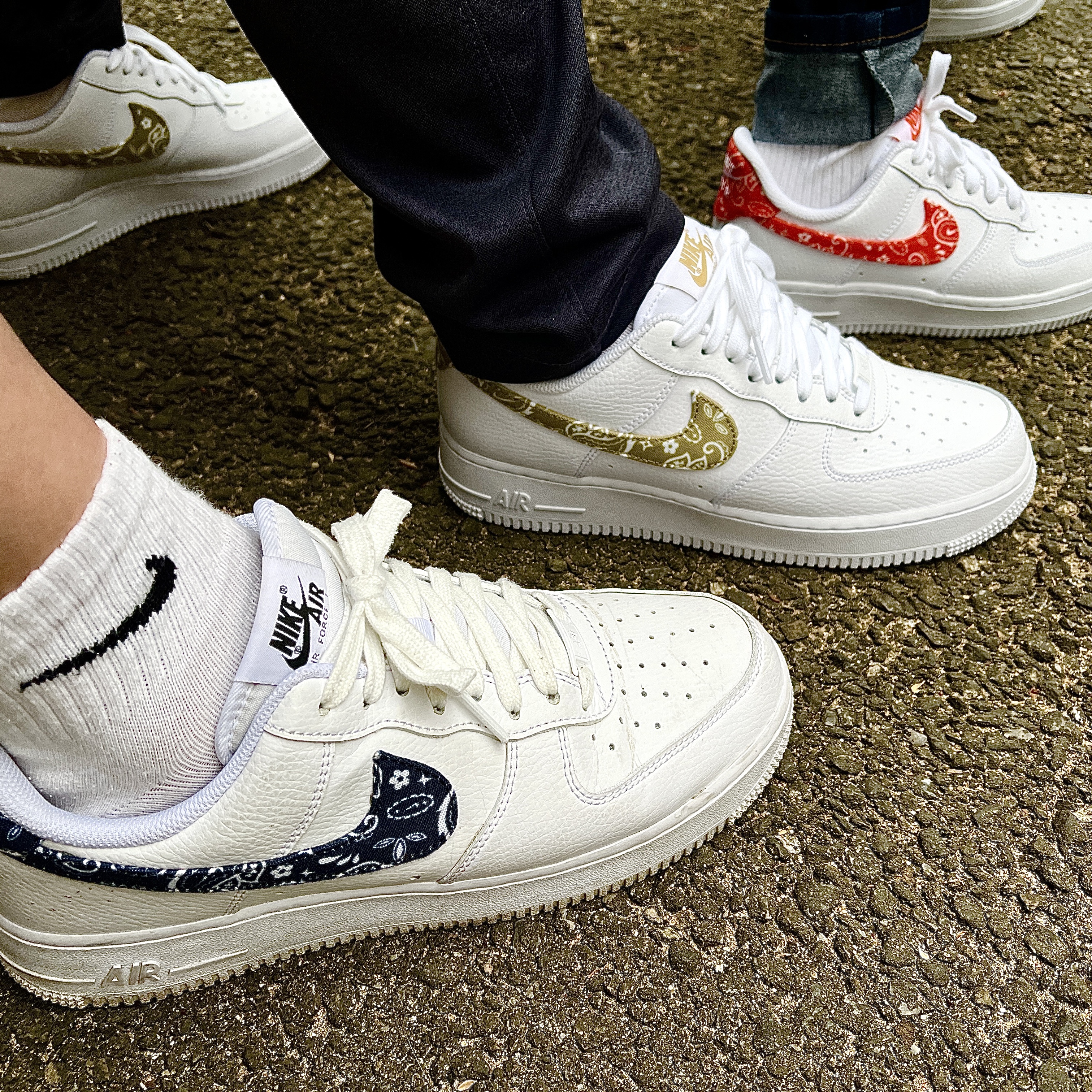 (W) Nike Air Force 1 '07 Essential Paisley Swoosh White Black, (W) Nike Air Force 1 '07 Low Orange Paisley 착용 스타일