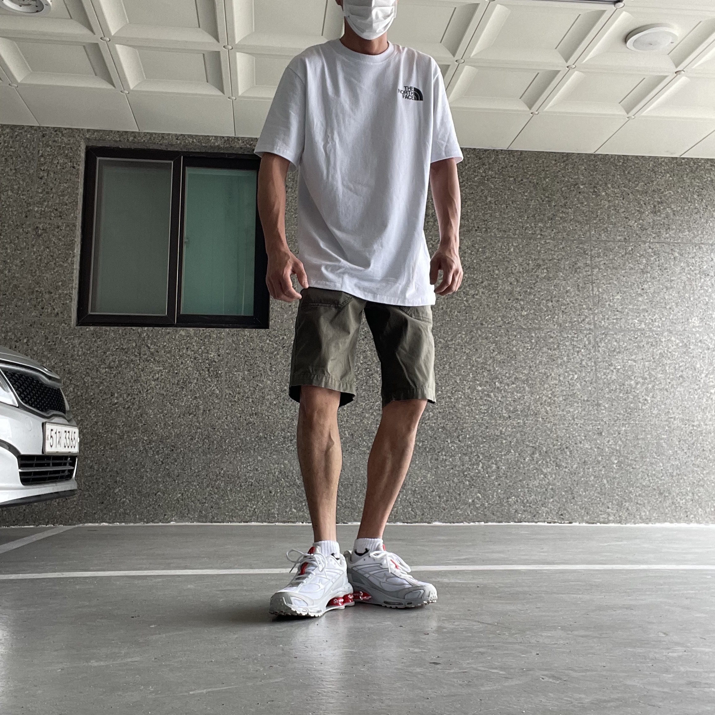 Nike x Supreme Shox Ride 2 SP White 착용 스타일 - 2