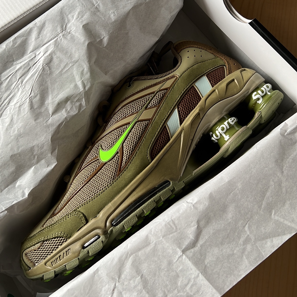 Nike x Supreme Shox Ride 2 SP Neutral Olive 착용 스타일