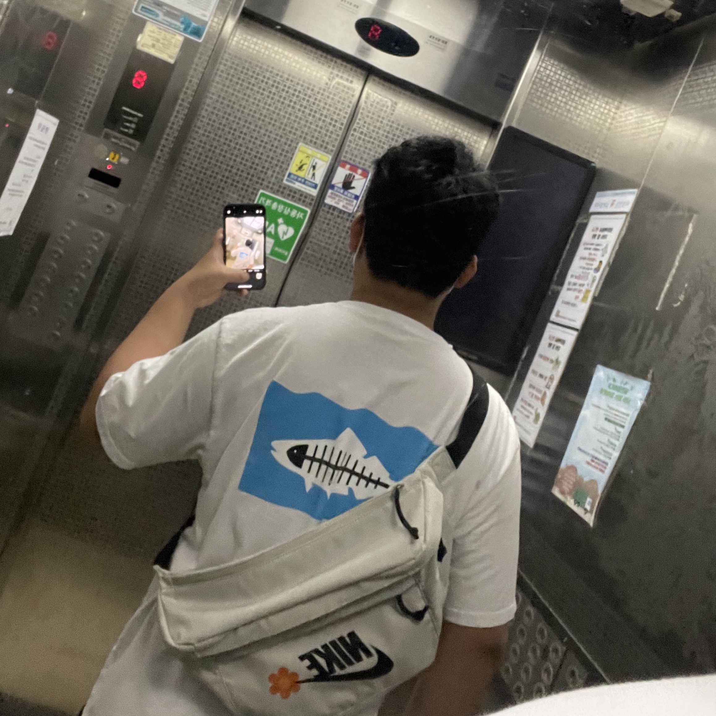 Stussy x Heal The Bay Pigment Dyed T-Shirt White, Nike x Kasina Tech Hip Pack Won-Ang Light Bone 착용 스타일
