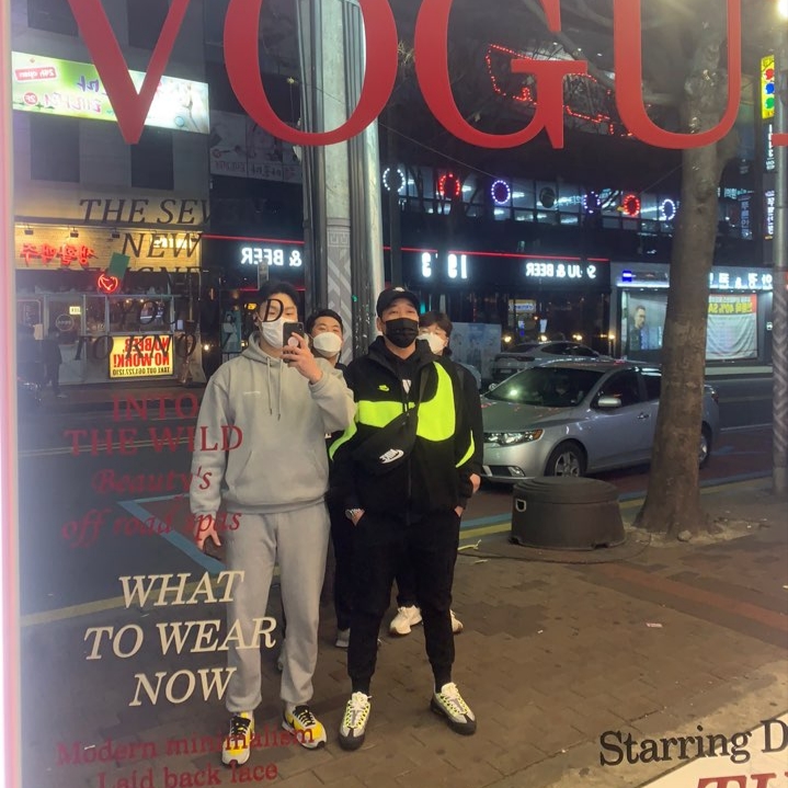 Nike Big Swoosh Full Zip Jacket Black Volt, Nike Air Max 95 OG Neon Yellow 2020 착용 스타일