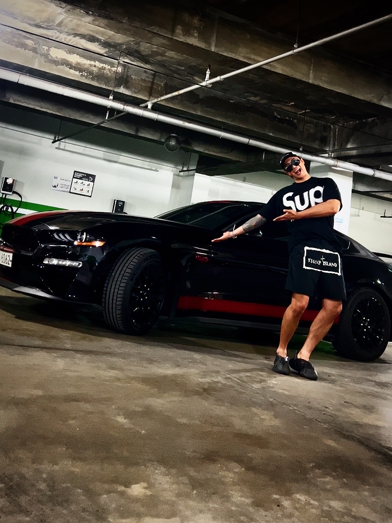 Supreme Intarsia Spellout S/S Top Black - 21SS, Stone Island B0992 Nylon Metal Stencil Print Swimming Trunk Black - 21SS 착용 스타일 - 1