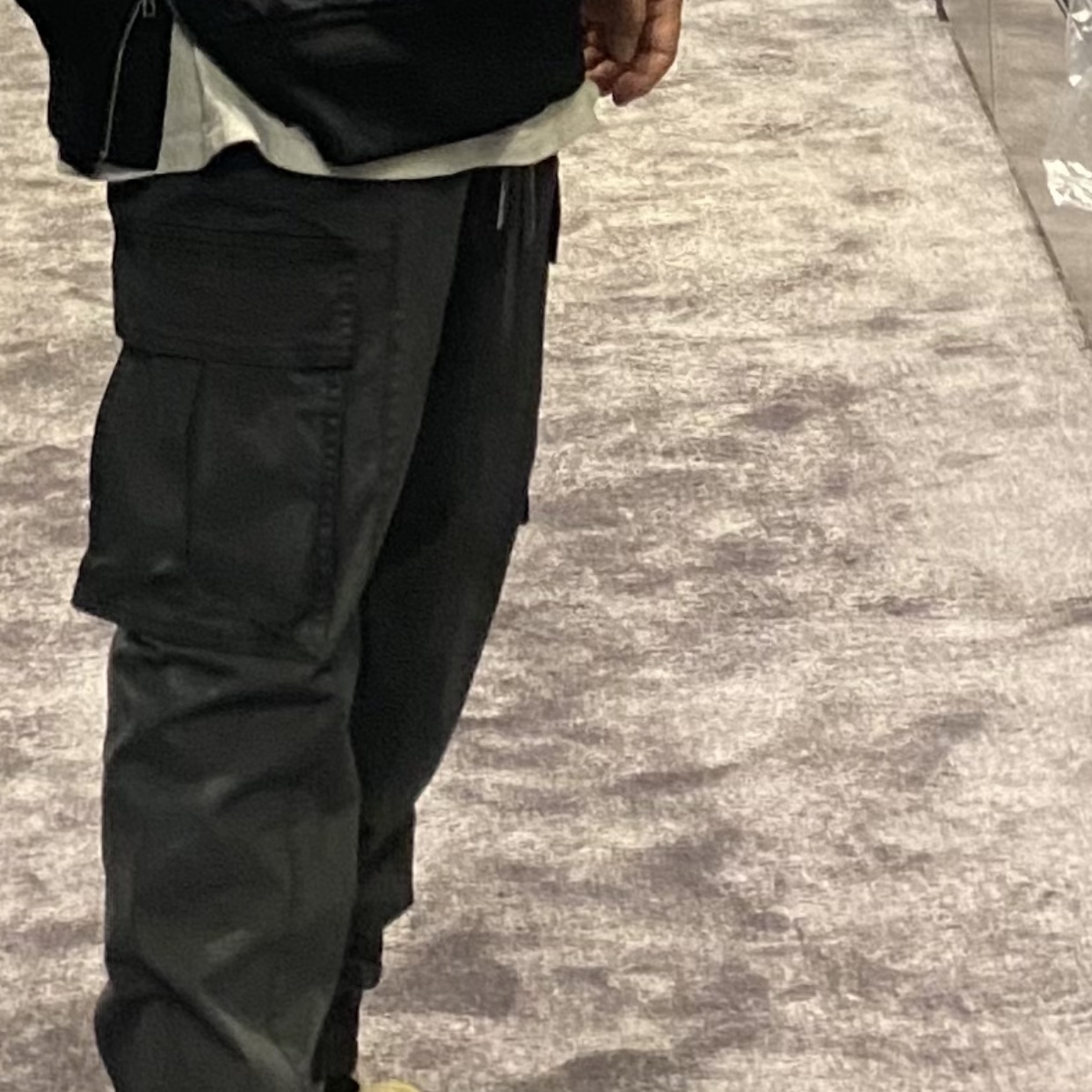Maison Mihara Yasuhiro Blakey OG Sole Leather Low-top Sneakers Black, Maison Mihara Yasuhiro Blakey OG Sole Leather Low-top Sneakers White 착용 스타일 - 3