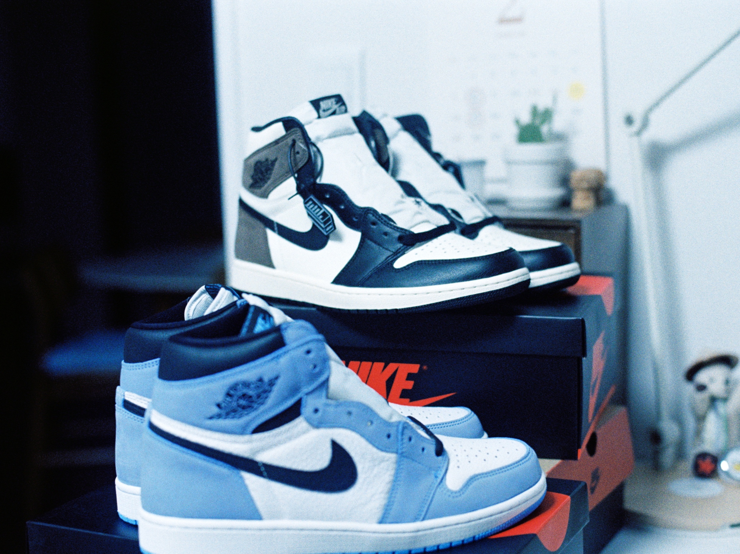 Jordan 1 Retro High OG University Blue, Jordan 1 Retro High OG Black Mocha 착용 스타일