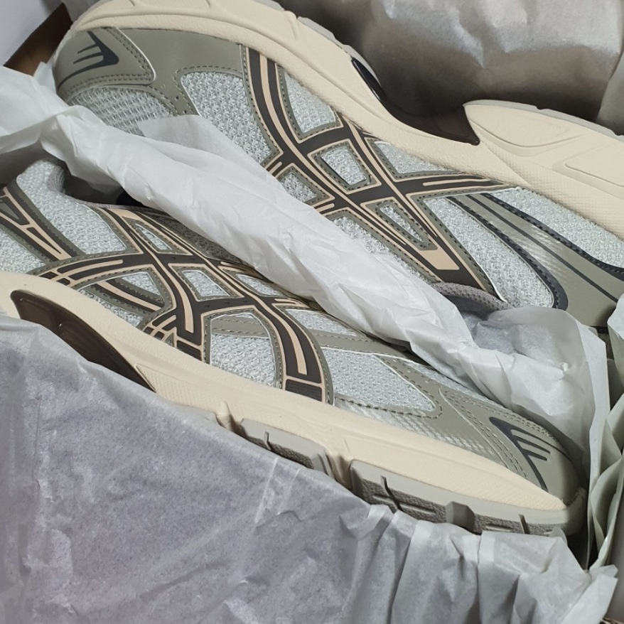 Asics x I4P Gel-1130 Glacier Grey Mink 착용 스타일 - 2