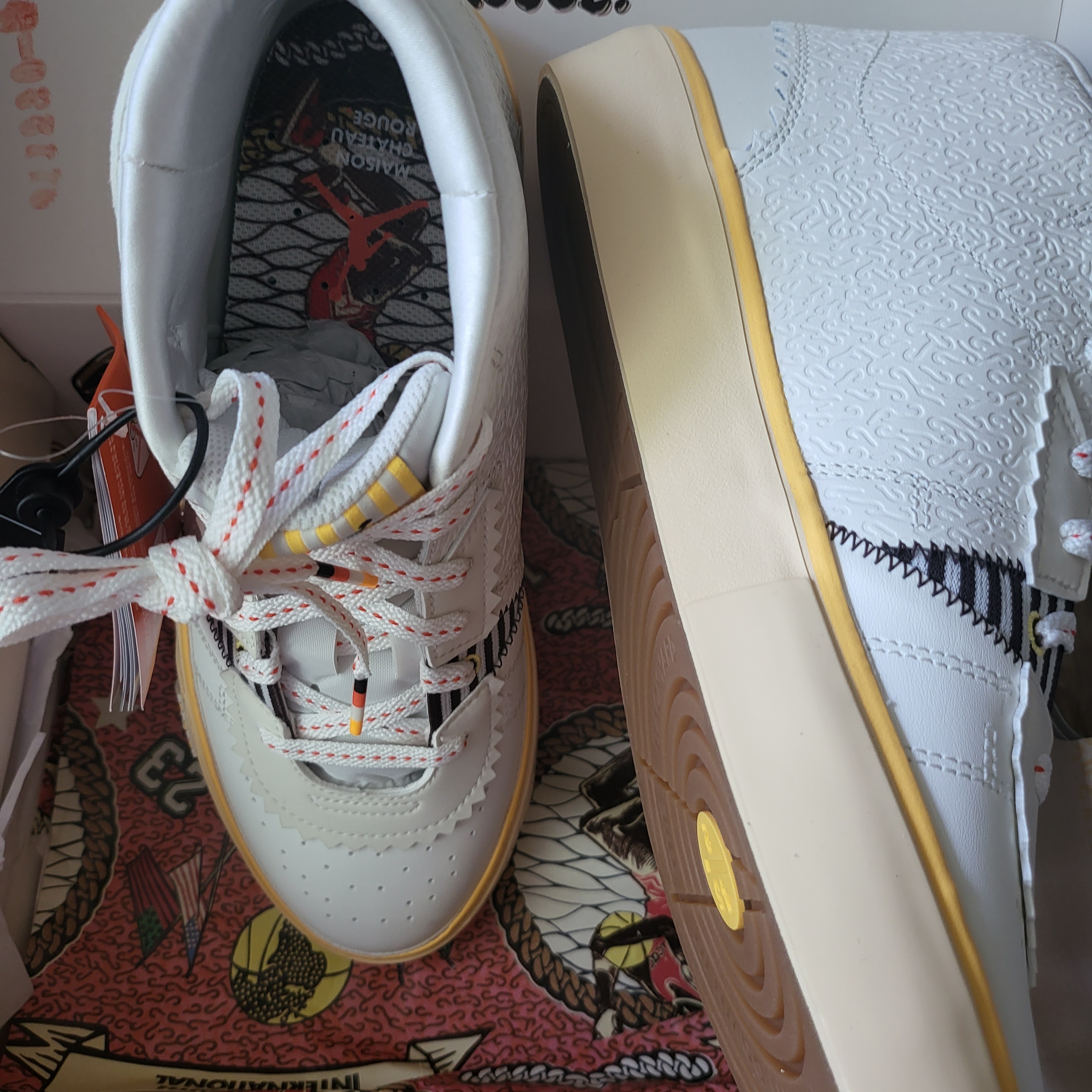 Jordan Series x Maison Chateau Rouge Mid SP Sail, Jordan 2 x Maison Chateau Rouge Retro SP Orange and Sail 착용 스타일 - 3