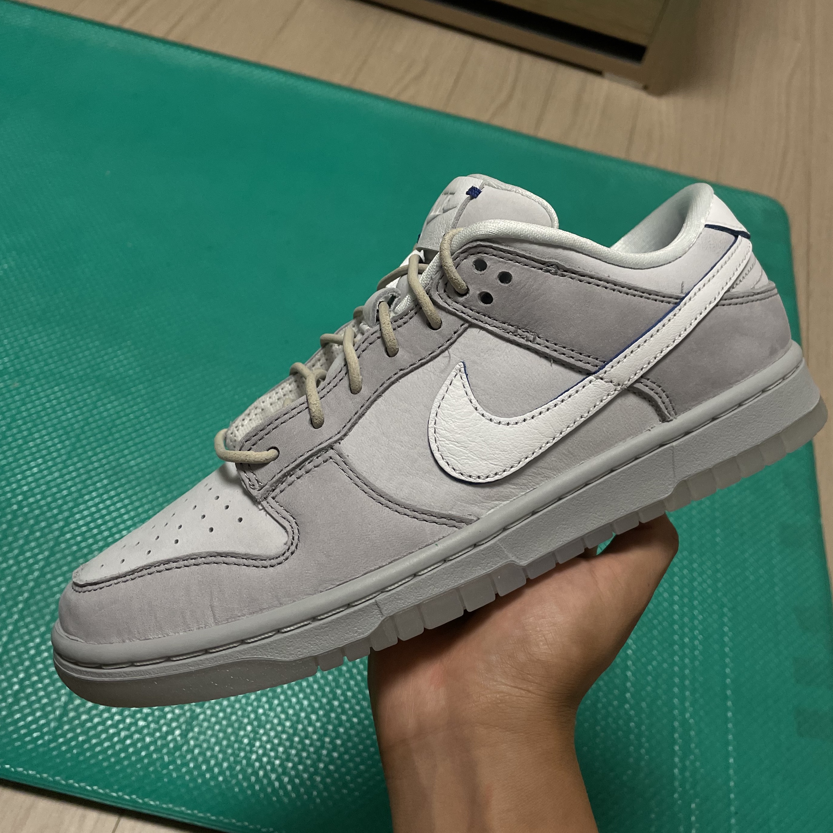 Nike Dunk Low Wolf Grey and Pure Platinum 착용 스타일