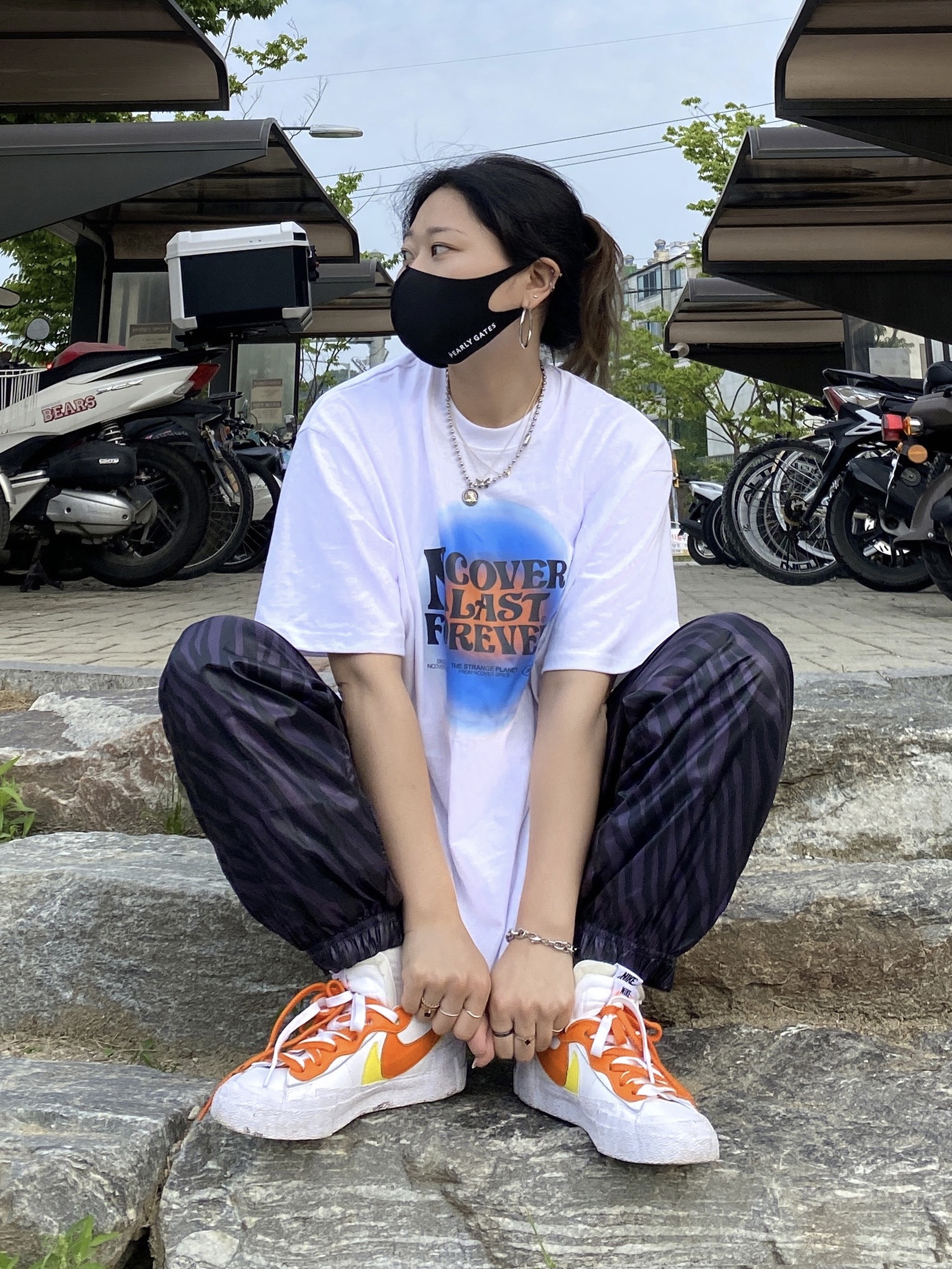 Nike x Sacai Blazer Low Magma Orange 착용 스타일