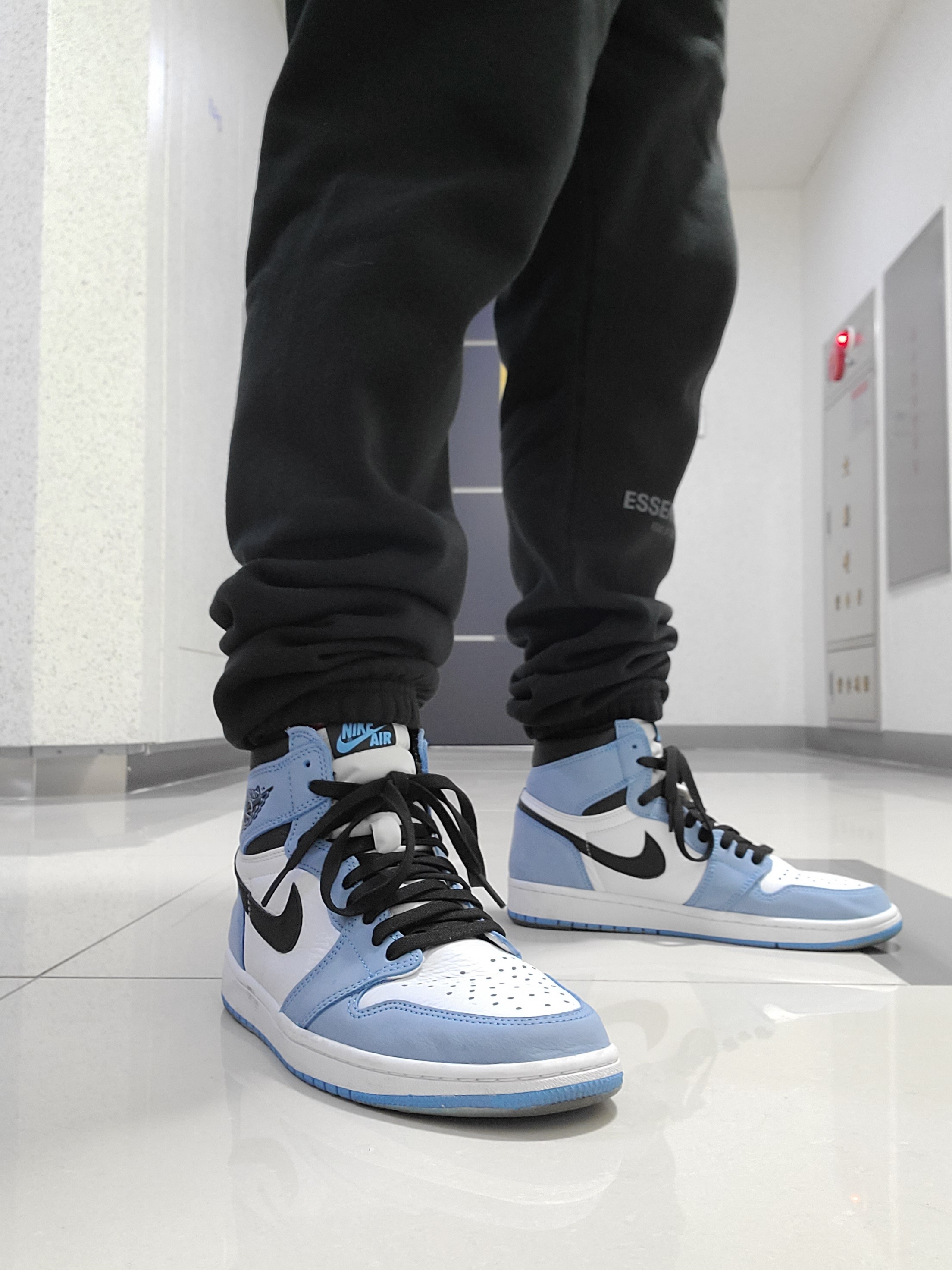 Jordan 1 Retro High OG University Blue, Wooyoungmi White Back Logo Hoodie Black - 22SS 착용 스타일 - 2