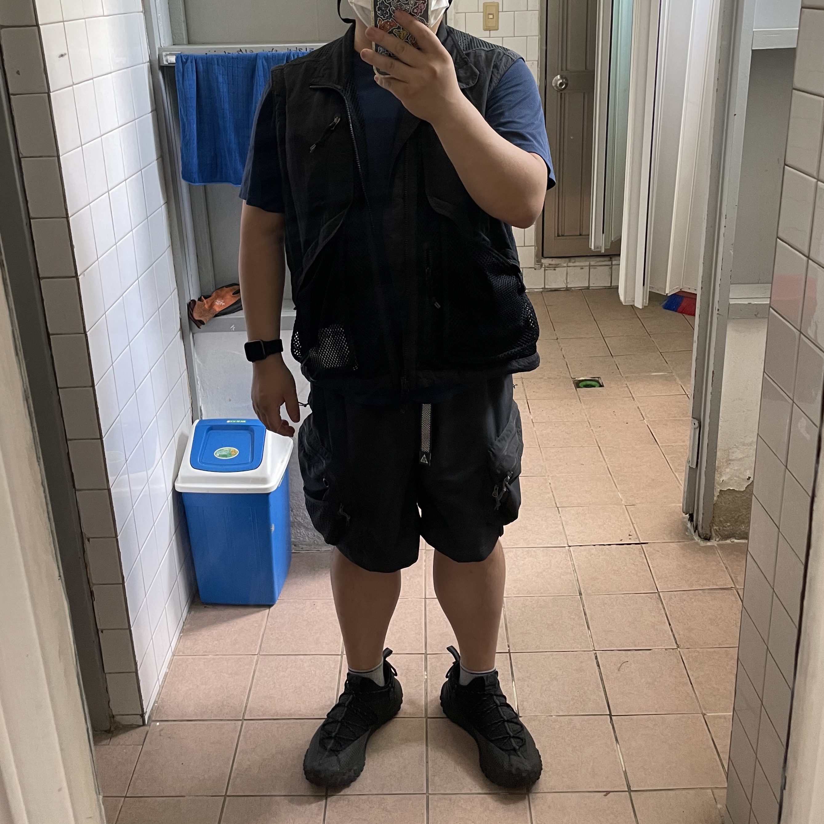 Nike ACG Snowgrass Cargo Shorts Black - US/EU, Nike ACG Mountain Fly Low Anthracite 착용 스타일