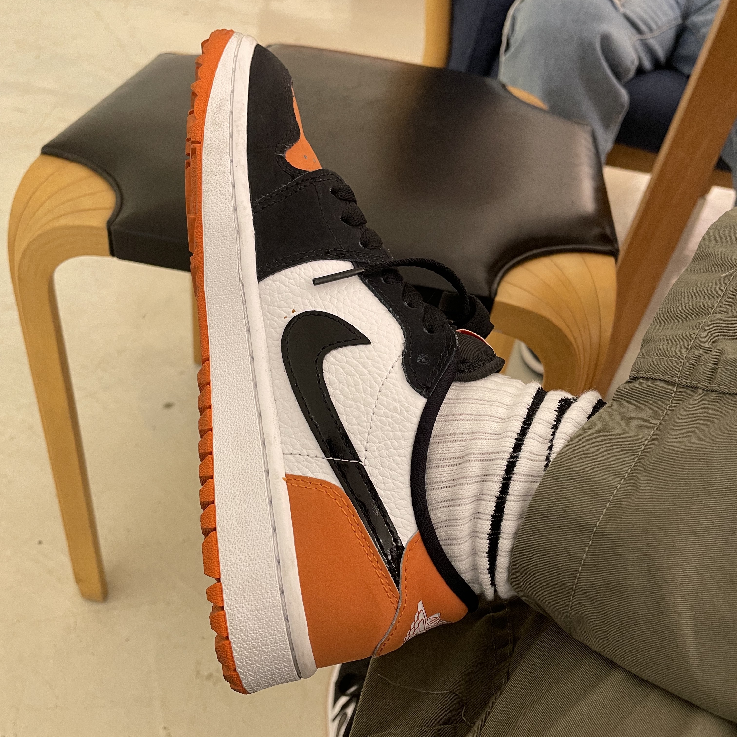 Jordan 1 Low Golf Starfish 착용 스타일