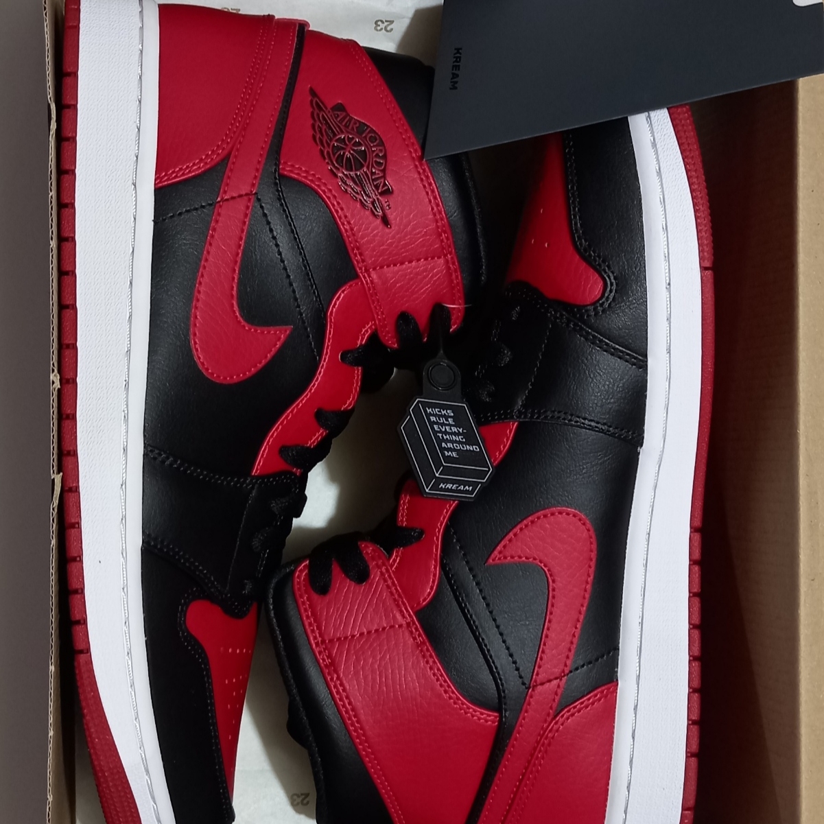 Jordan 1 Mid Bred Banned 2020 착용 스타일