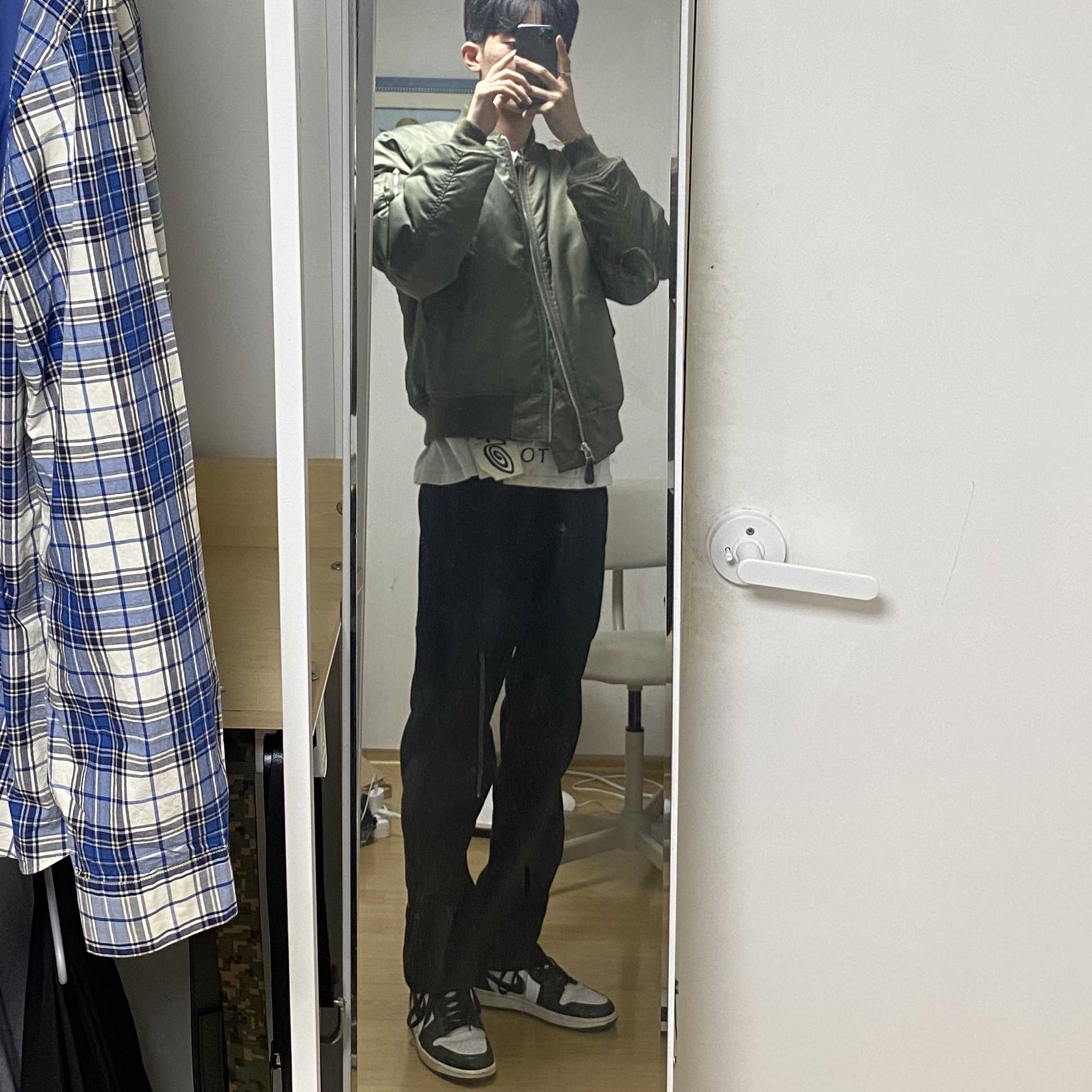 Stussy x CDG MA-1 Jacket Olive, Stussy x Takahiromiyashita The Soloist 40 WT T-Shirt 착용 스타일