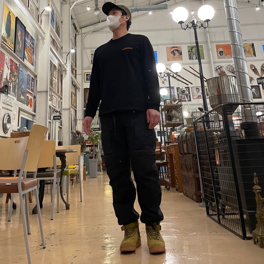 Nike ACG Smith Summit Cargo Pants Black Summit White - Asia, Nike SF Air Force 1 Mid Desert Moss 착용 스타일