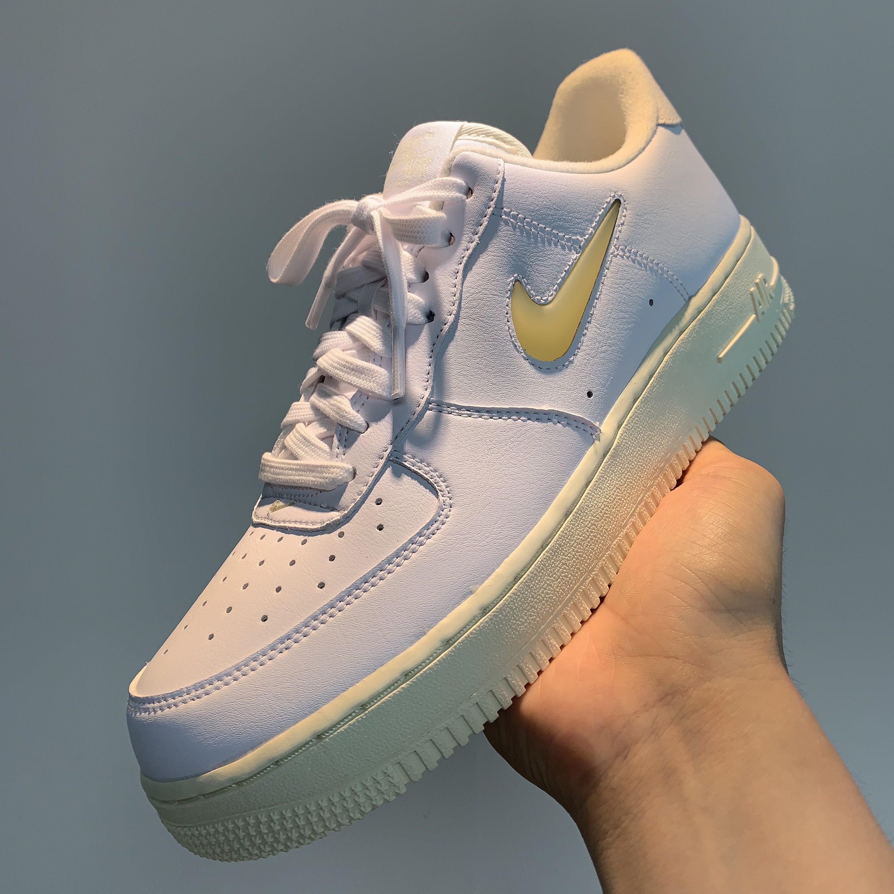 Nike Air Force 1 '07 LX Pale Vanilla 착용 스타일