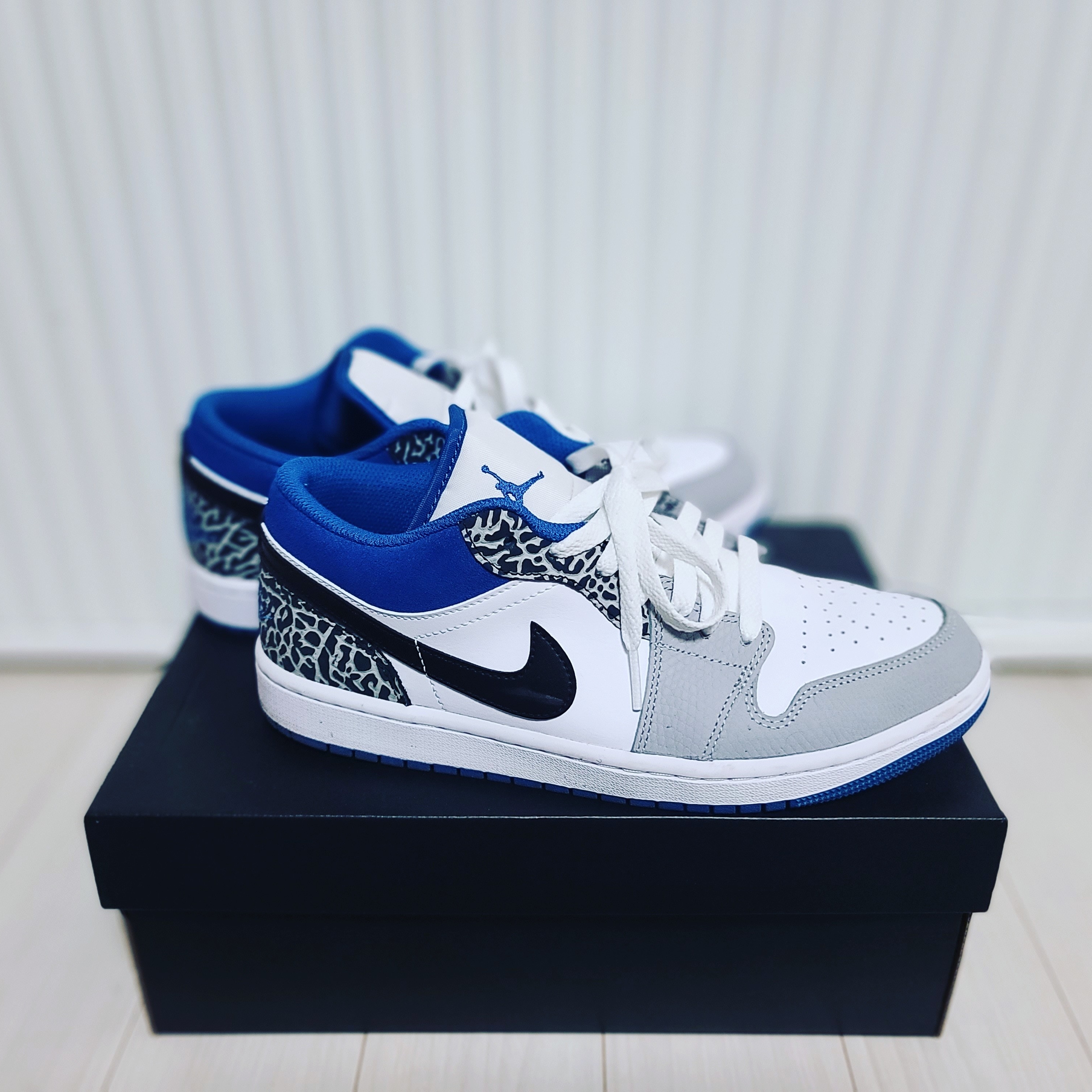 Jordan 1 Low SE White Cement Grey Blue 착용 스타일