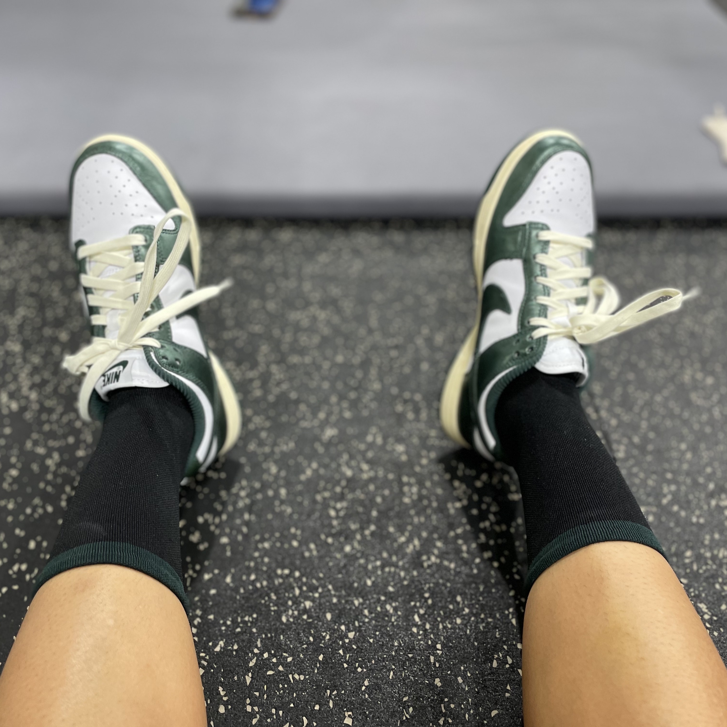 (W) Nike Dunk Low Vintage Green 착용 스타일