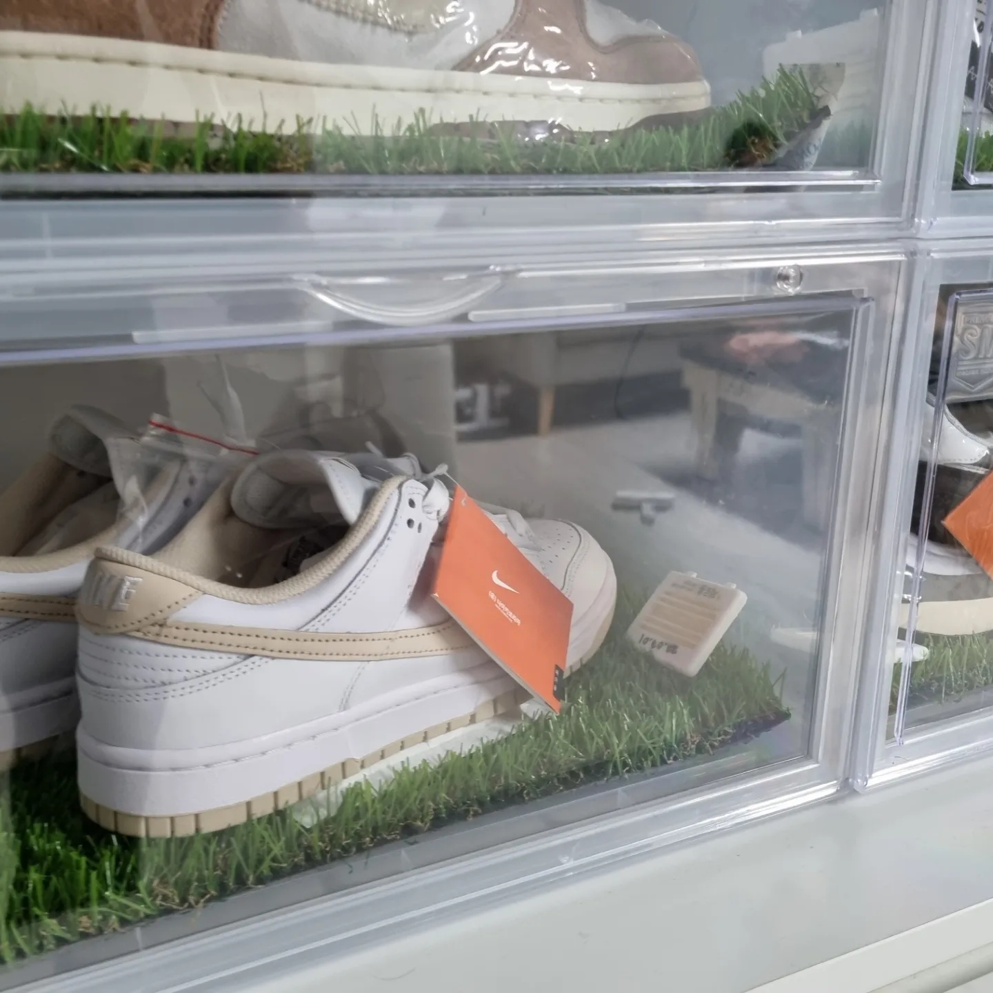 Nike x Stussy Air Zoom Spiridon Cage 2 Fossil, Nike x Peaceminusone Air Force 1 Low Para-Noise 착용 스타일 - 3