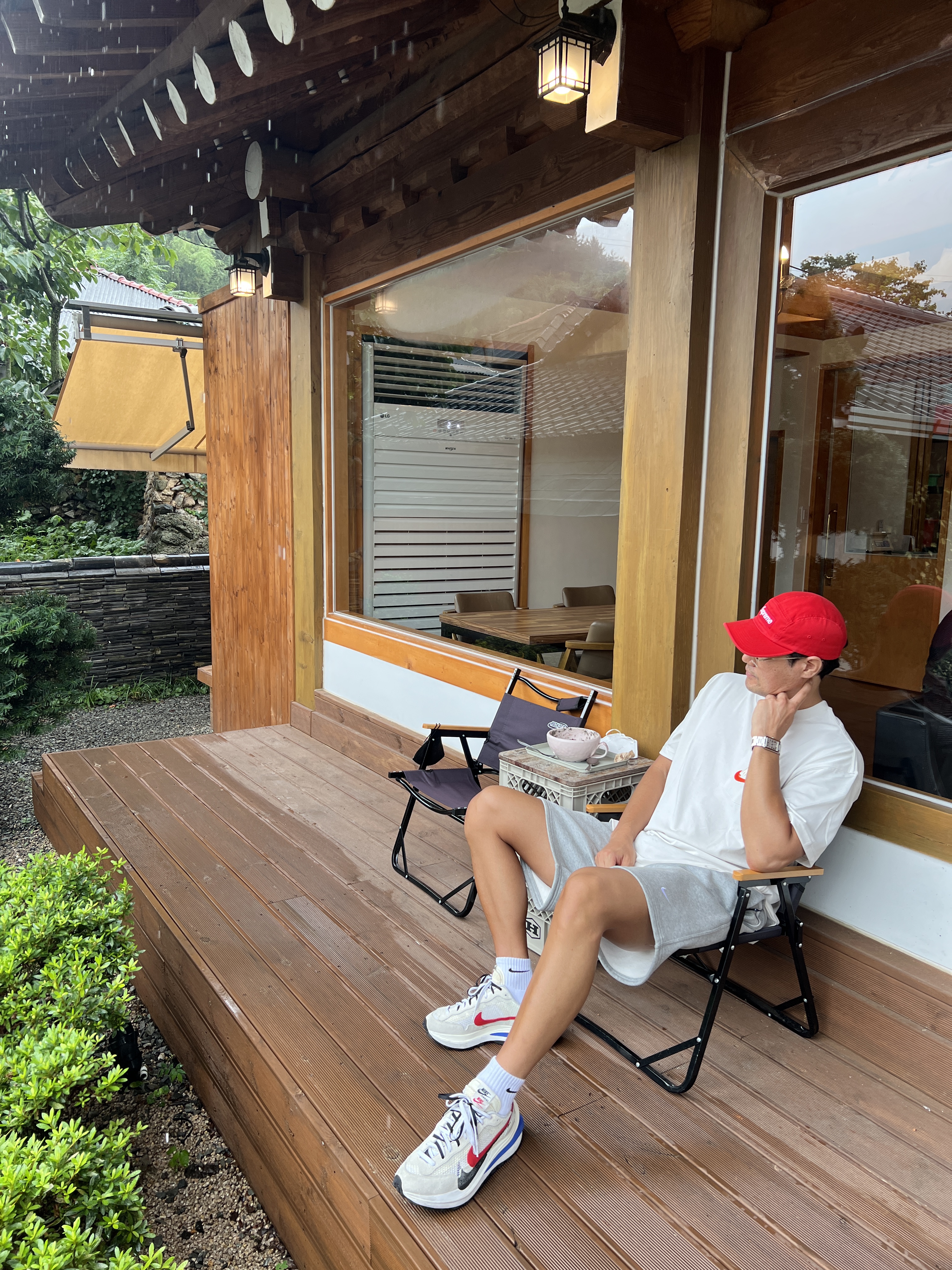 Nike x Sacai VaporWaffle Royal Fuchsia, Nike NRG Solo Swoosh Fleece Shorts Dark Grey Heather - Asia 착용 스타일