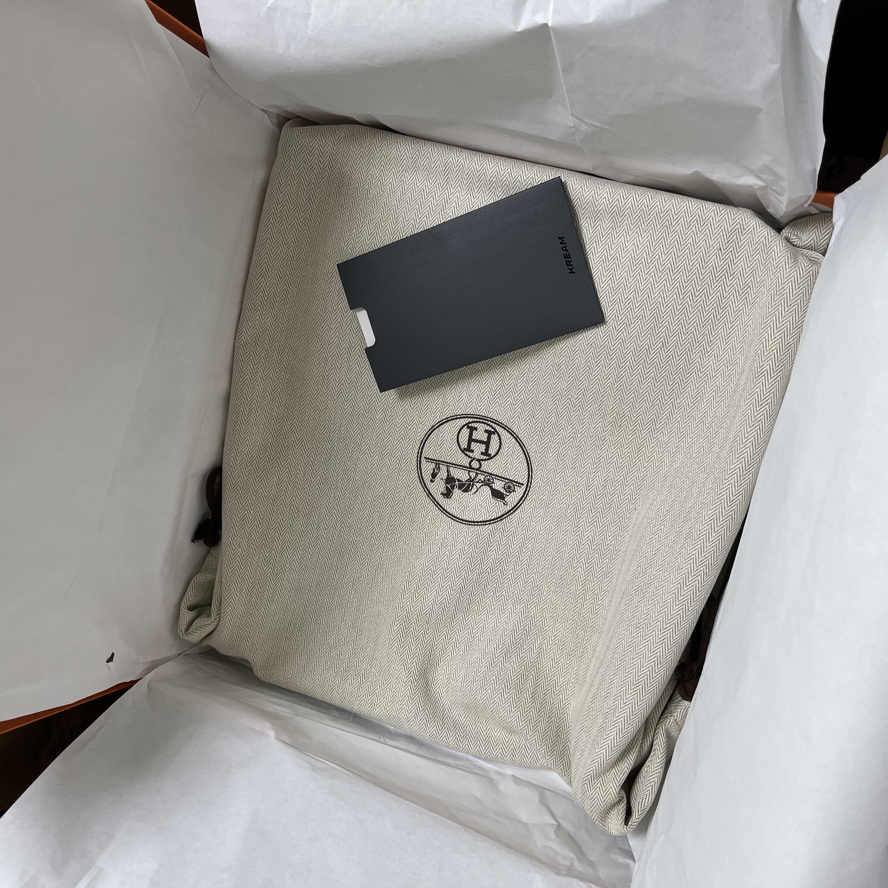 Hermes Evelyne III 29 Bag Clemence & Palladium Noir 착용 스타일 - 4