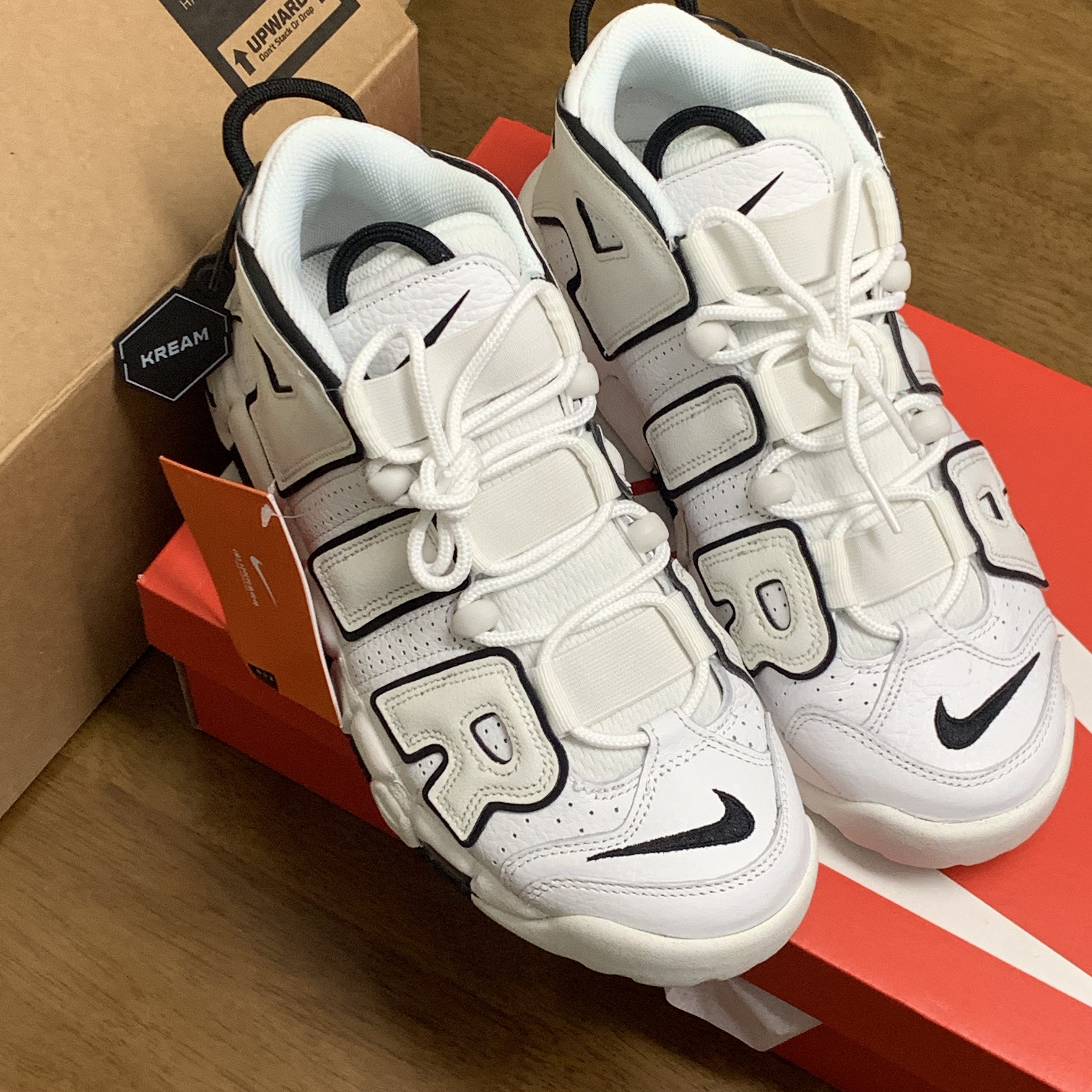 (W) Nike Air More Uptempo Summit White 착용 스타일