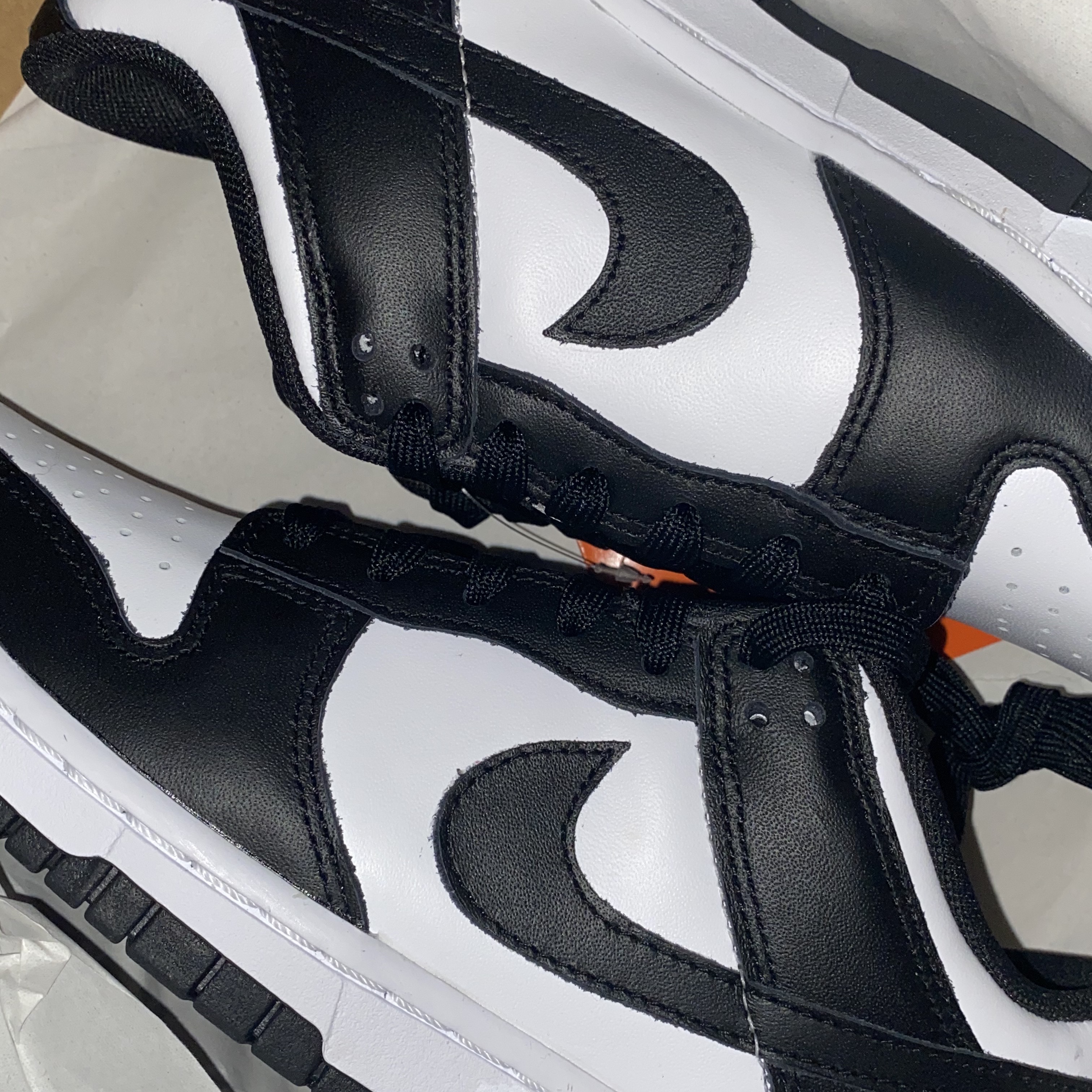 Nike Dunk Low Retro Black 착용 스타일