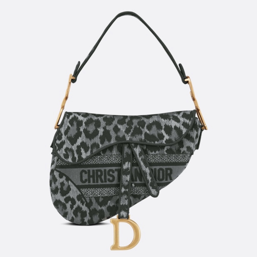 Dior Saddle Bag Blue Dior Oblique Jacquard 착용 스타일