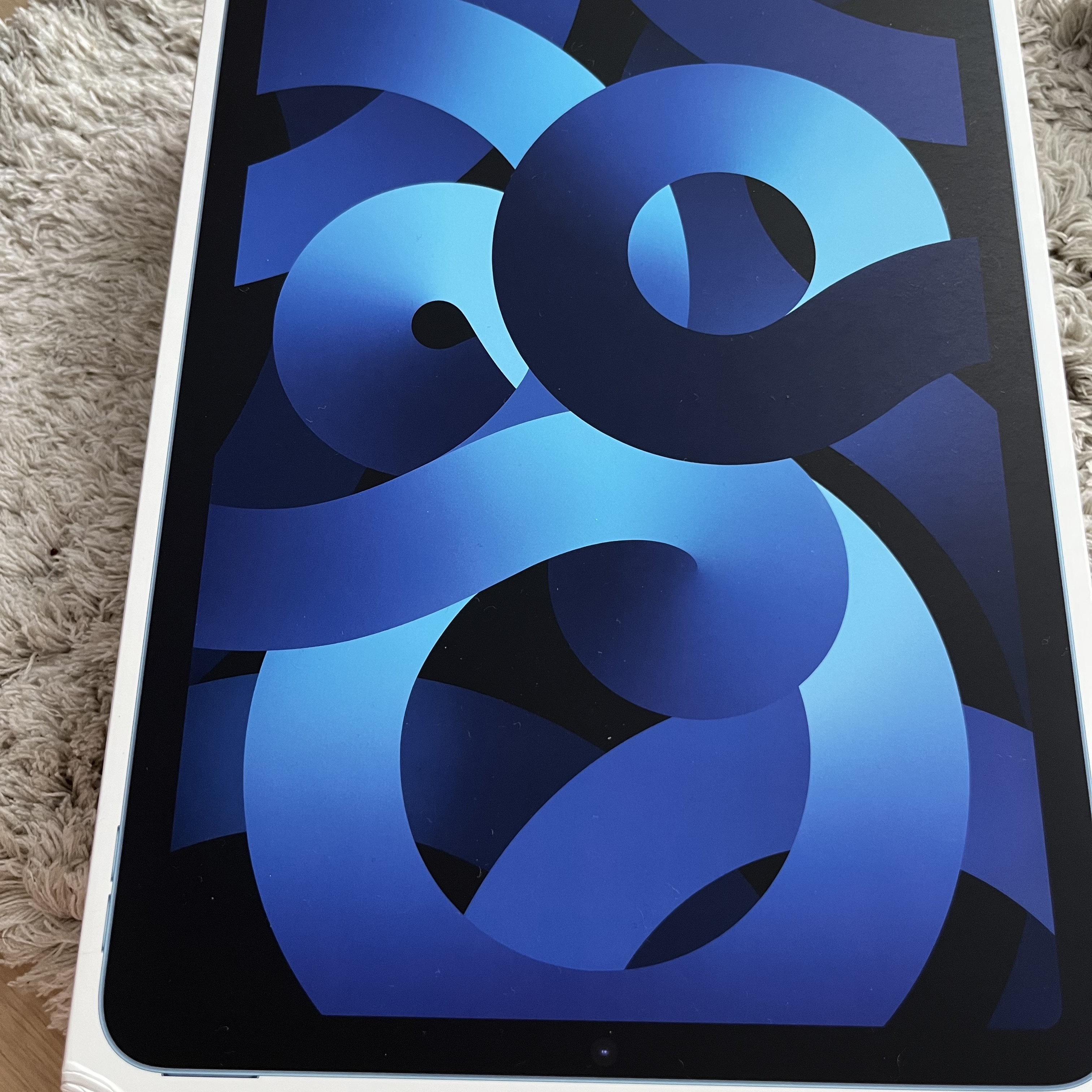 Apple iPad Air 5th Gen Wifi 64GB Blue (Korean Ver.) 착용 스타일
