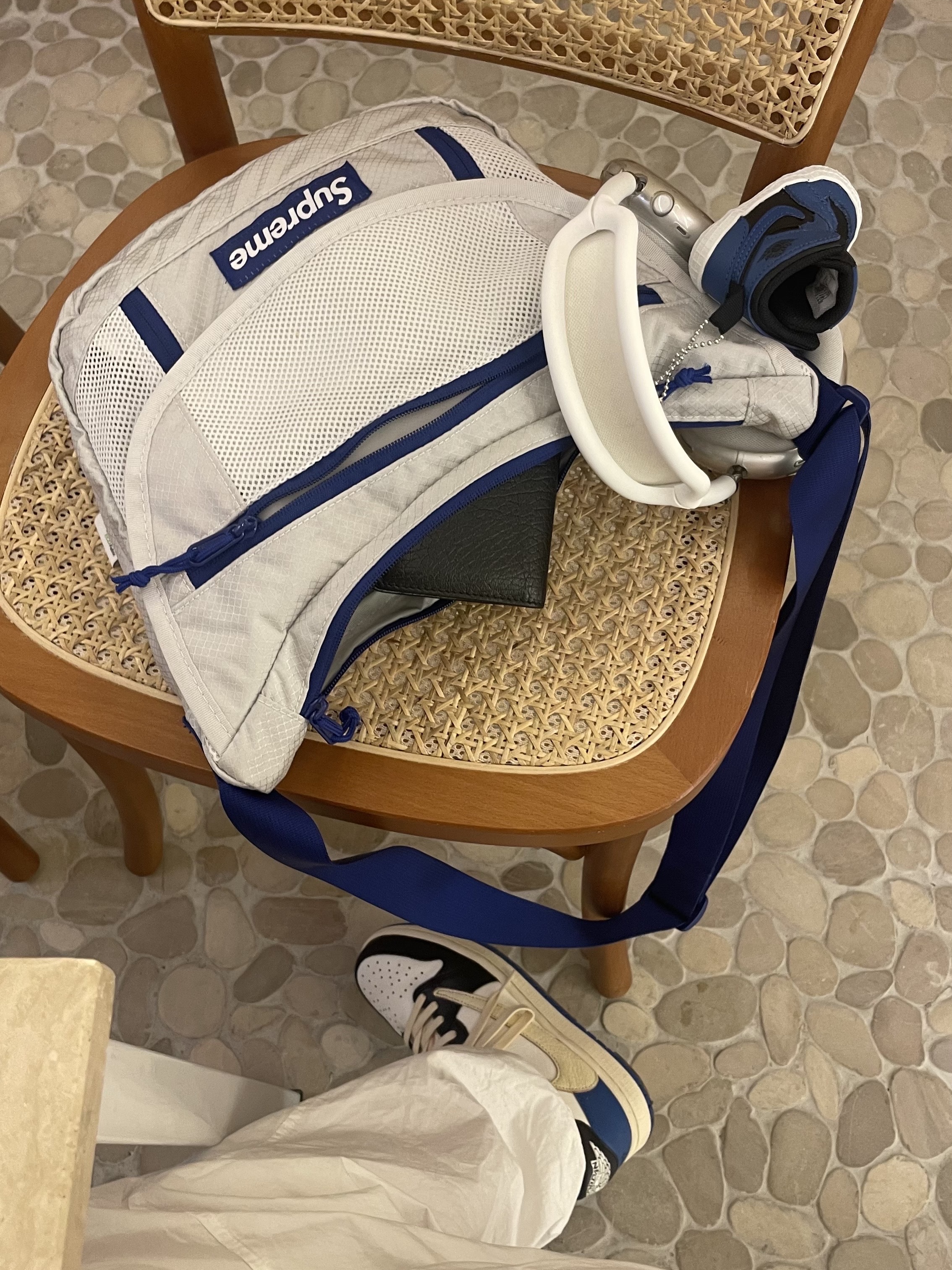 Jordan 1 x Travis Scott x Fragment Retro Low OG SP Military Blue, Ader Error x Helinox T-Shirt Off White 착용 스타일 - 3