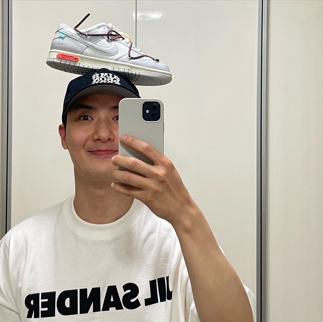 Nike x Off-White Dunk Low The 50 - Lot 46, Jil Sander Logo T-Shirt Natural - 22SS 착용 스타일