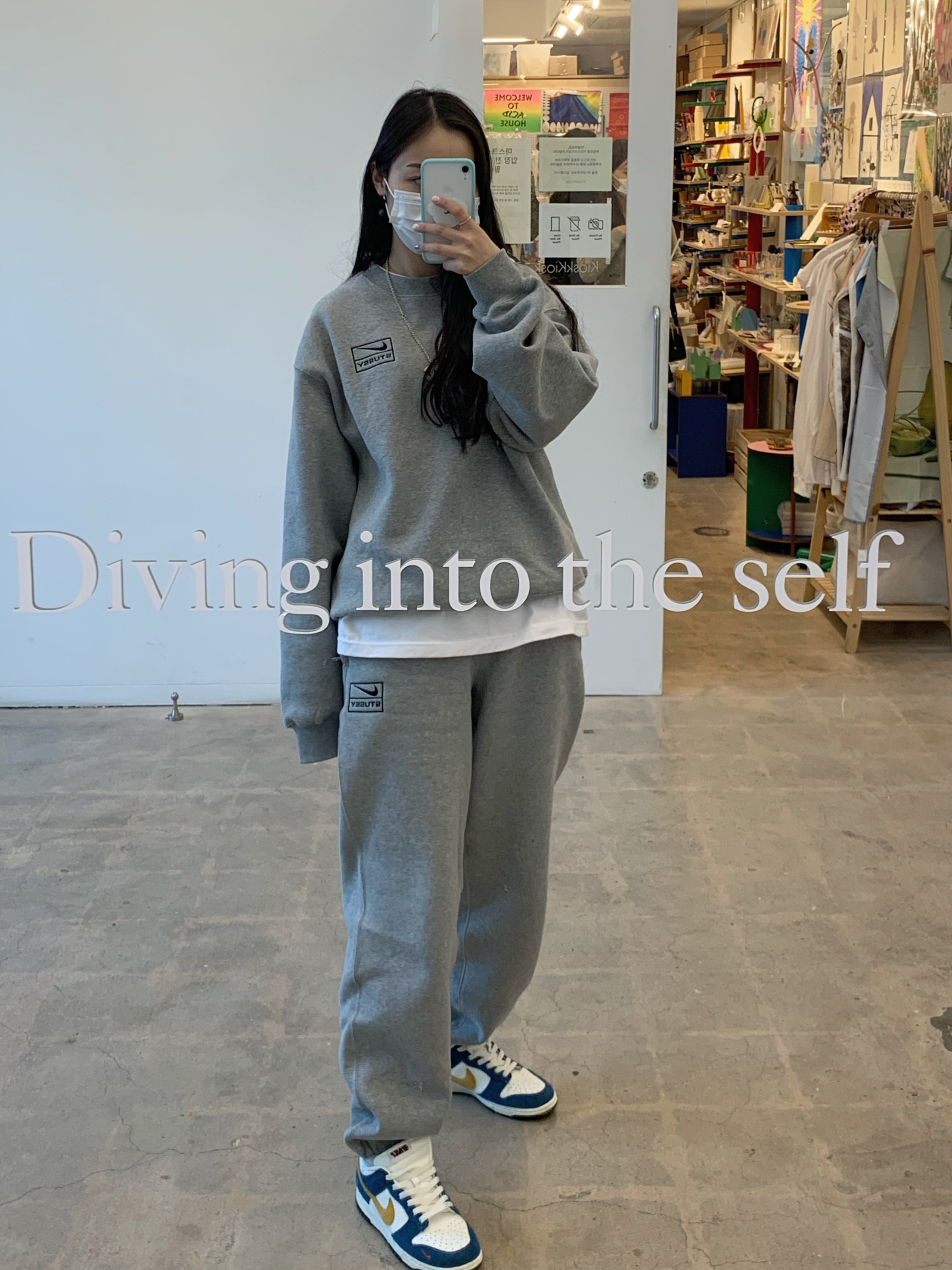 Nike x Stussy NRG RA Fleece Pants Dark Grey Heather (DJ9491-063), Nike x Stussy NRG BR Crew Fleece Grey 착용 스타일