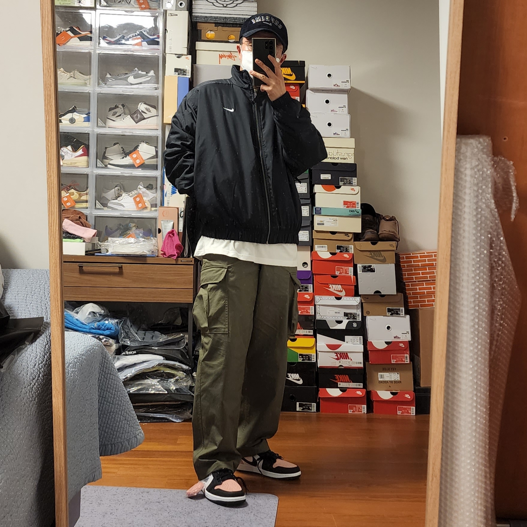 Supreme x Nike Arc Corduroy 6-Panel Black - 22SS, Jordan 1 Retro Low OG Bleached Coral 착용 스타일 - 3