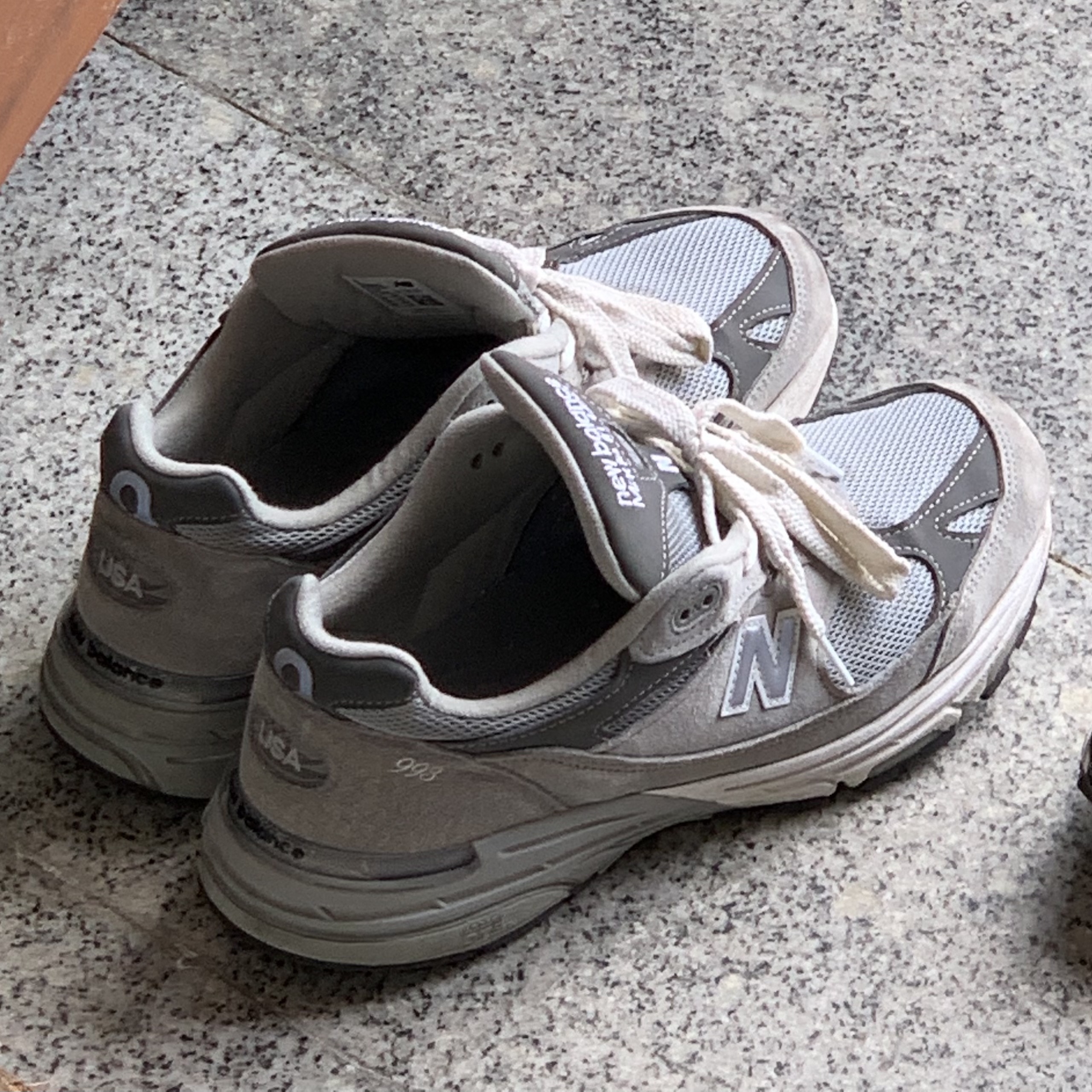 (W) New Balance 993 Made in USA Grey - B Standard 착용 스타일 - 1
