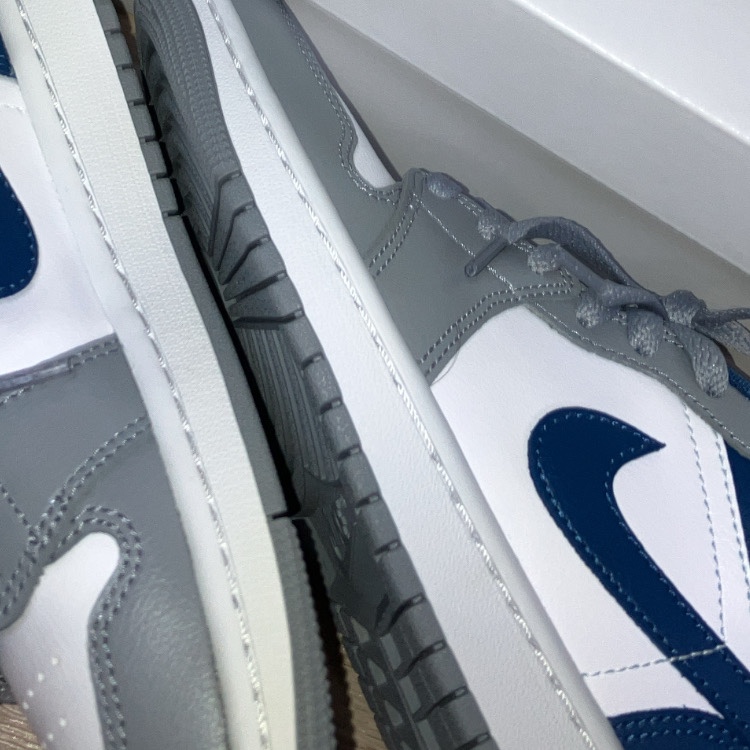 (W) Jordan 1 Low White Grey Blue 착용 스타일
