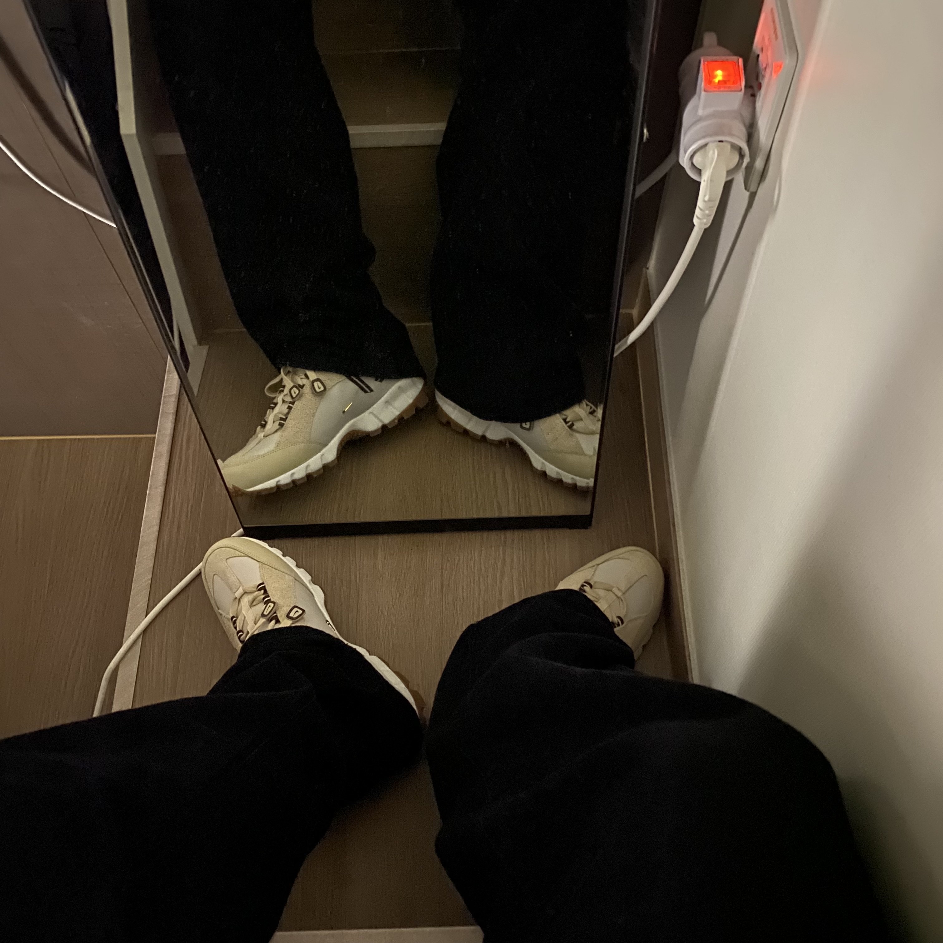 Nike x Jacquemus Air Humara LX Light Bone and Gold 착용 스타일