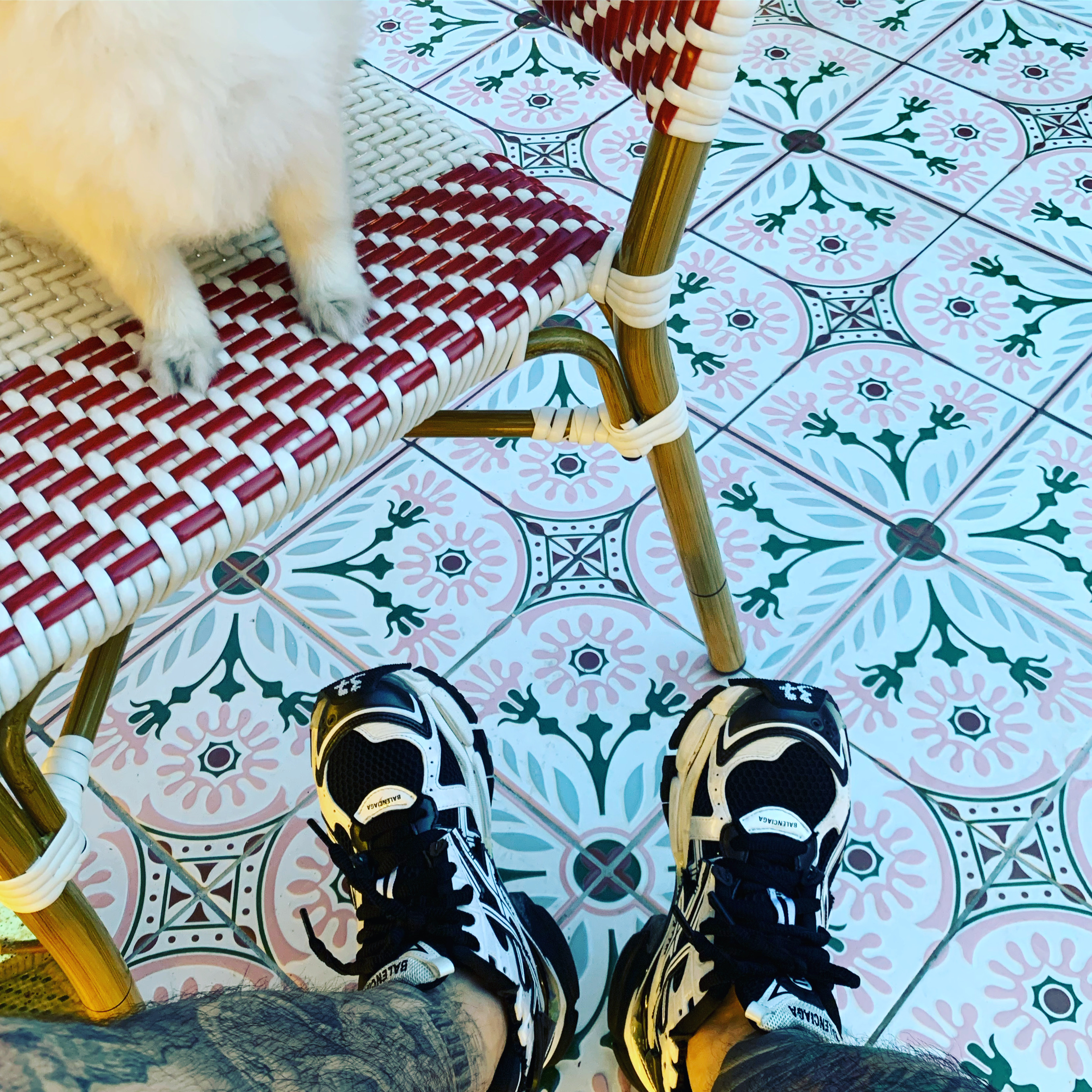 Balenciaga Runner Sneakers Black White 착용 스타일