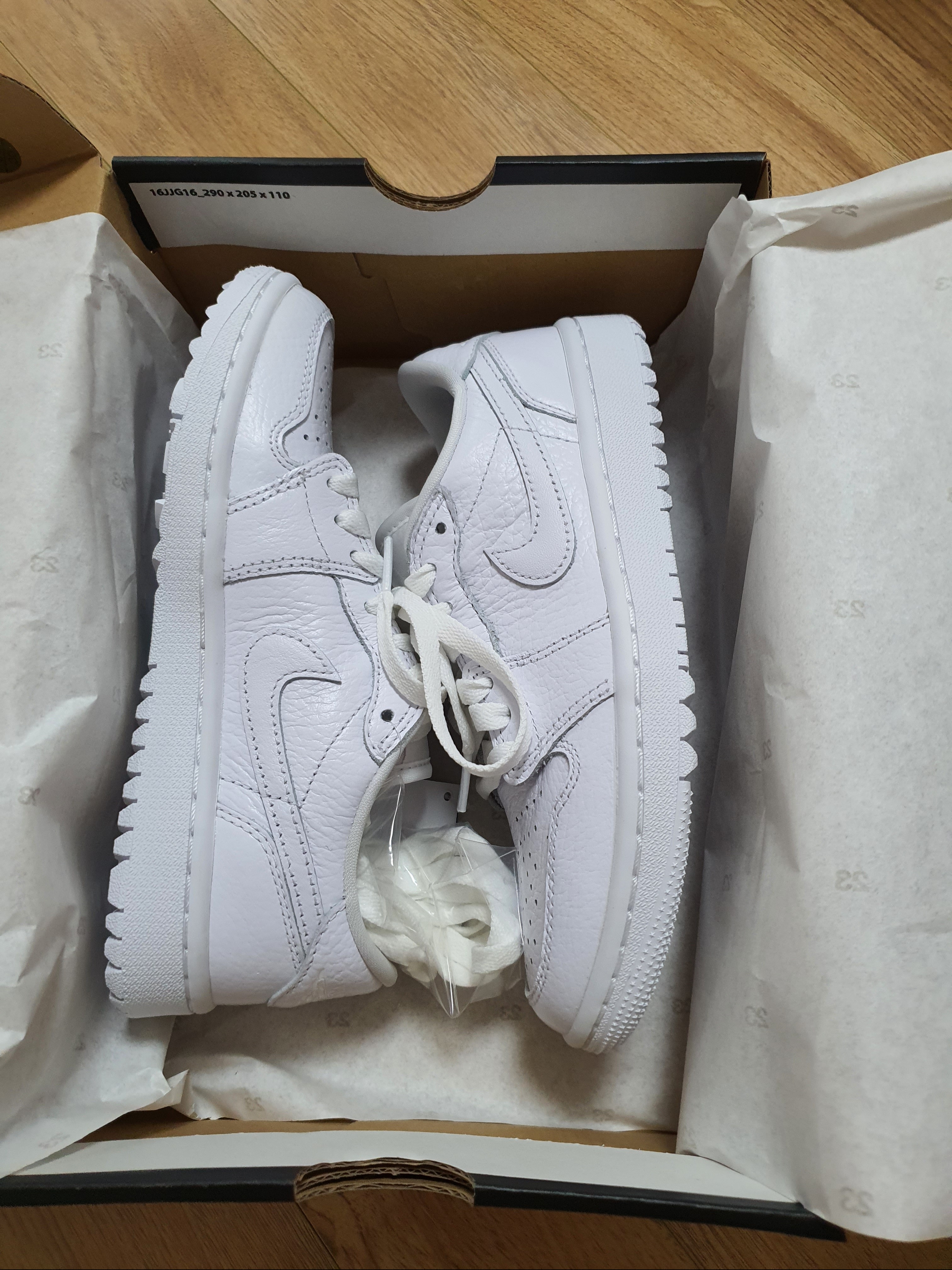 Jordan 1 Low Golf Triple White 착용 스타일