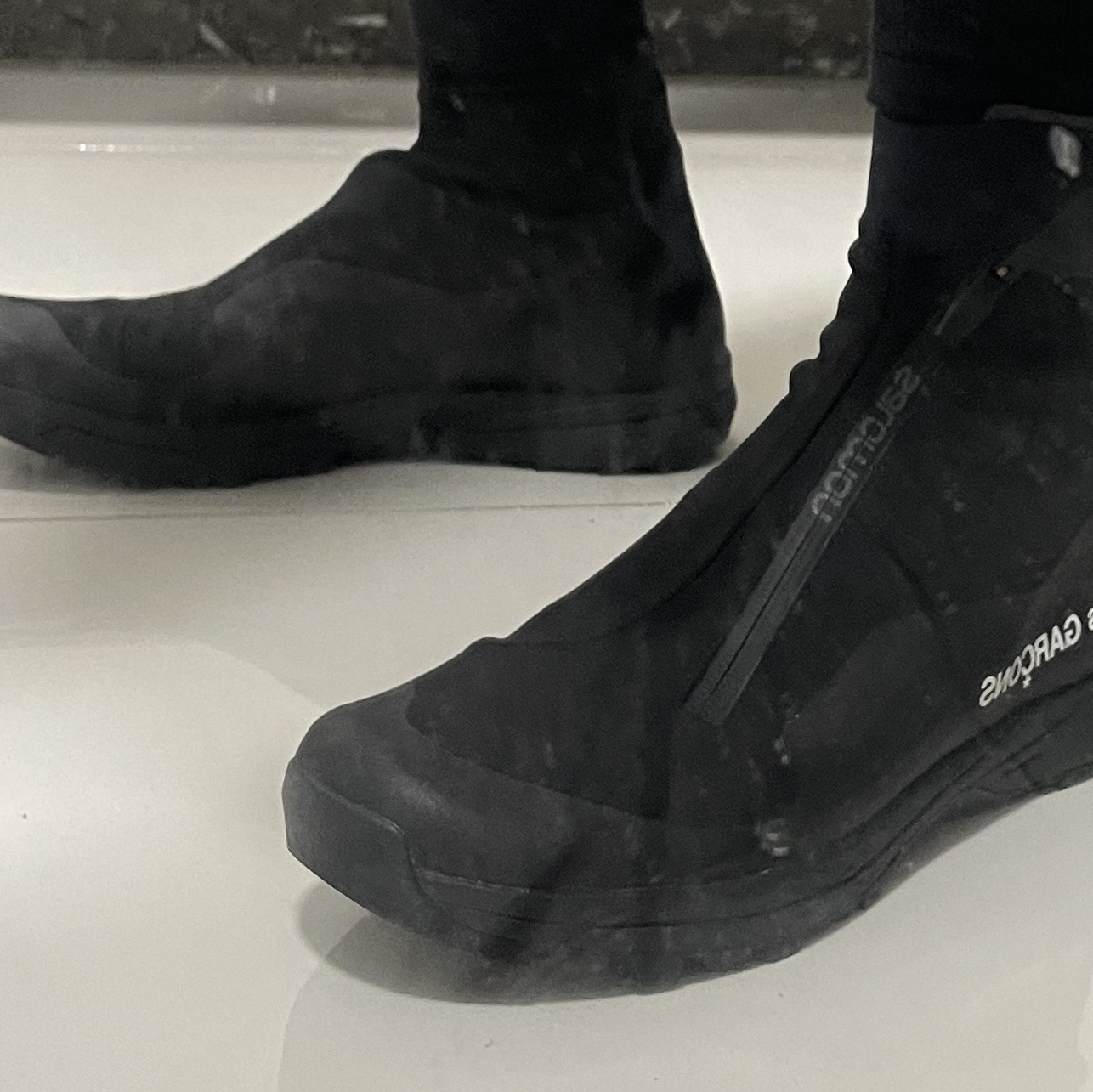 Salomon x Comme des Garcons XA-Alpine 2 Black 착용 스타일 - 2