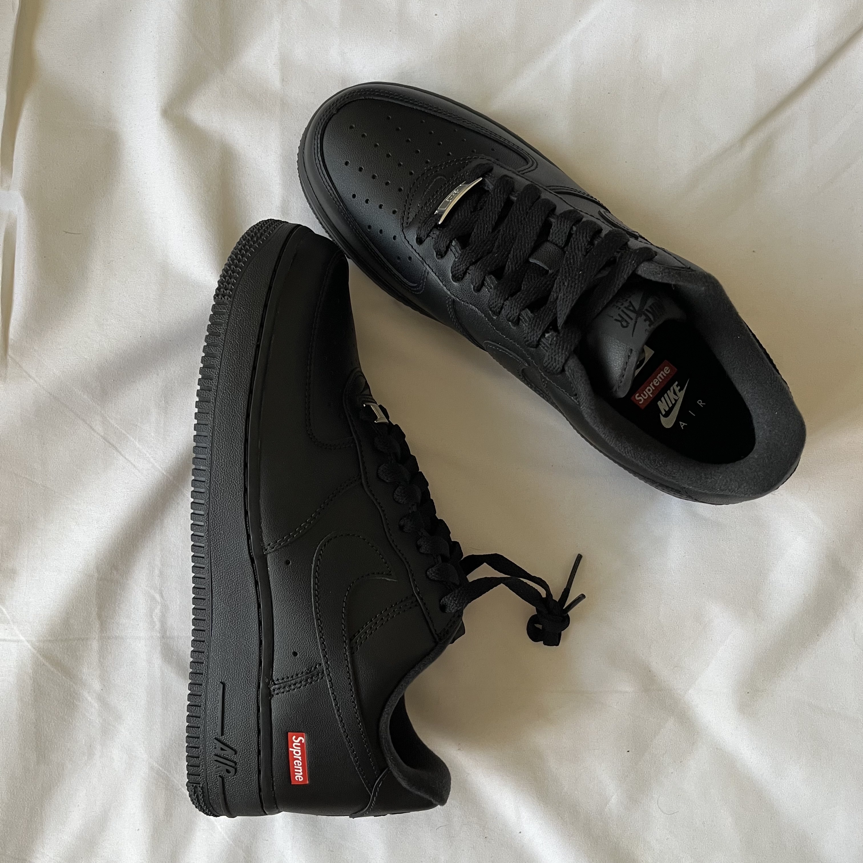 Nike x Supreme Air Force 1 Low Black 착용 스타일