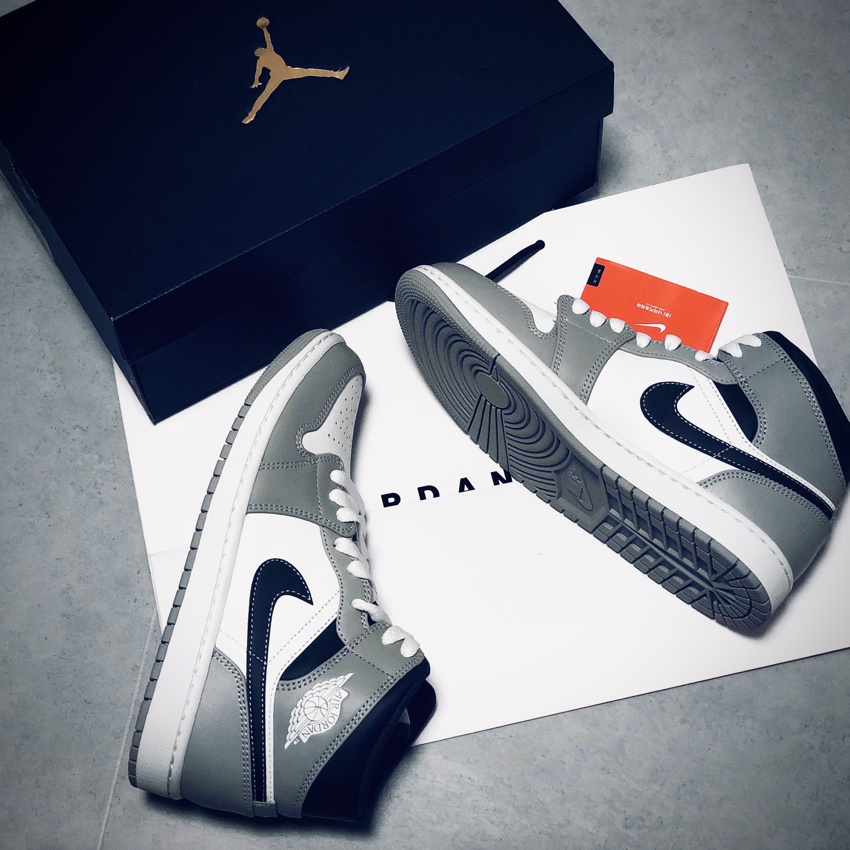 Jordan 1 Mid Light Smoke Grey Anthracite 착용 스타일