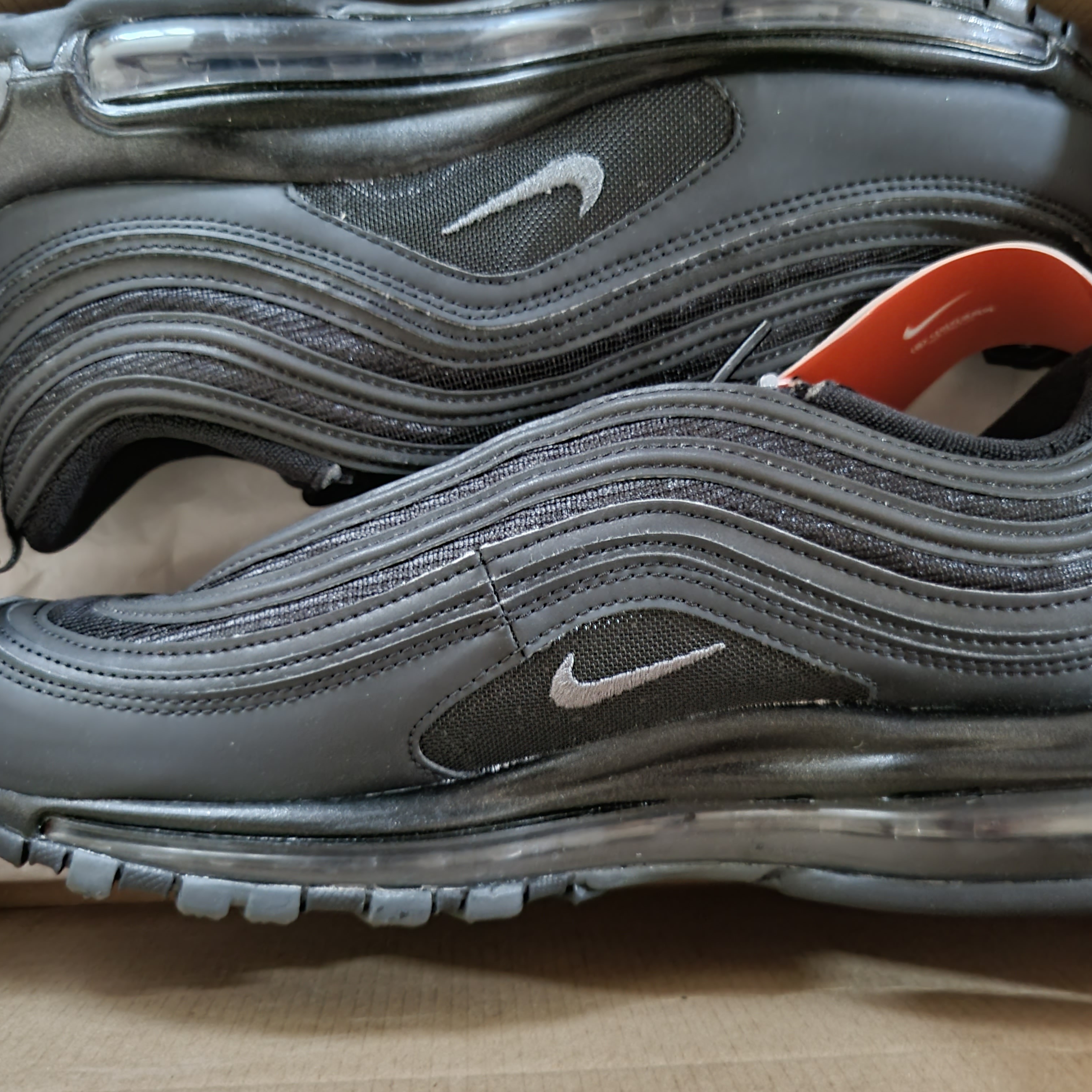 (W) Nike Air Max 97 Black Dark Grey 착용 스타일