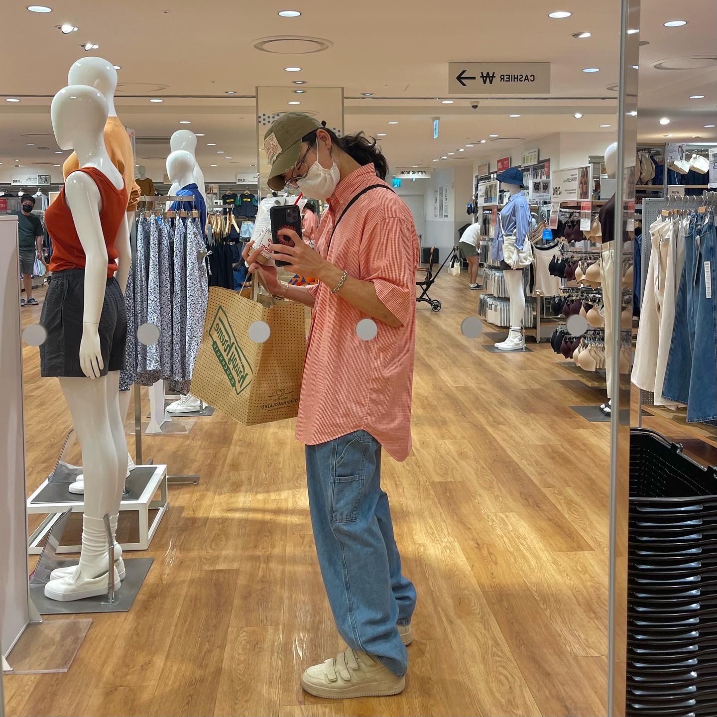 Nike x Billie Eilish Air Force 1 High '07 SP Mushroom 착용 스타일 - 1