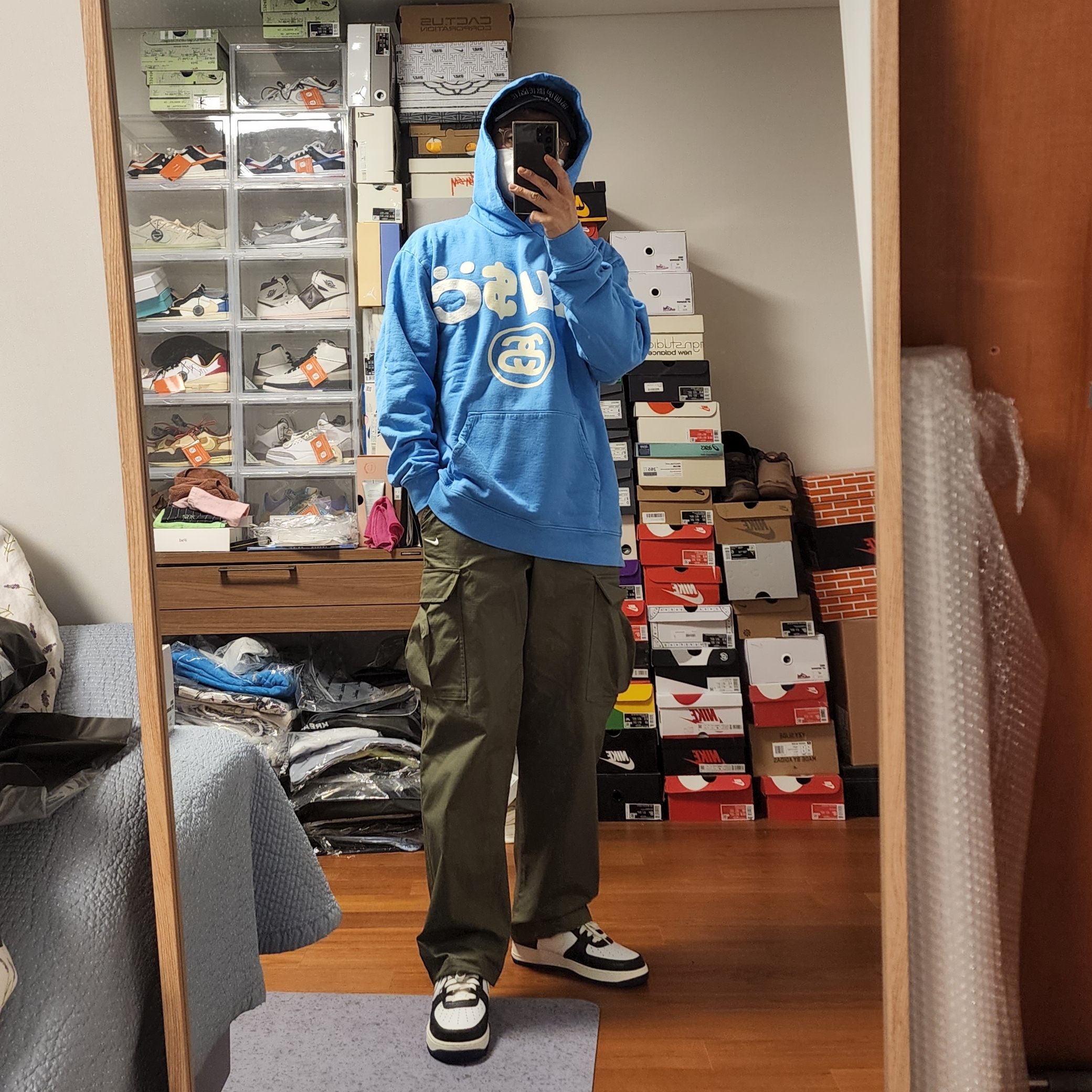 Supreme x Nike Arc Corduroy 6-Panel Black - 22SS, Stussy x Cactus Plant Flea Market 8 Ball Pigment Dyed Hoodie Blue 착용 스타일 - 2