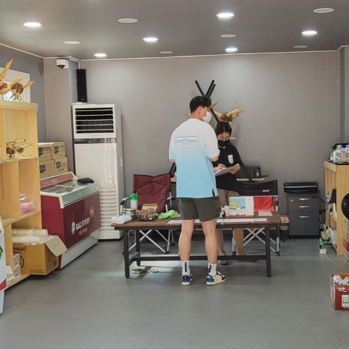 Jordan 1 x Travis Scott x Fragment Retro Low OG SP Military Blue, Nike ACG Cargo Shorts Sequoia - Asia 착용 스타일