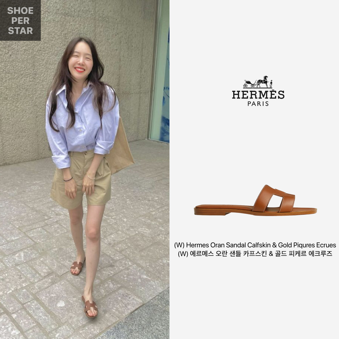 (W) Hermes Oran Sandal Calfskin & Gold Piqures Ecrues 착용 스타일 - 1