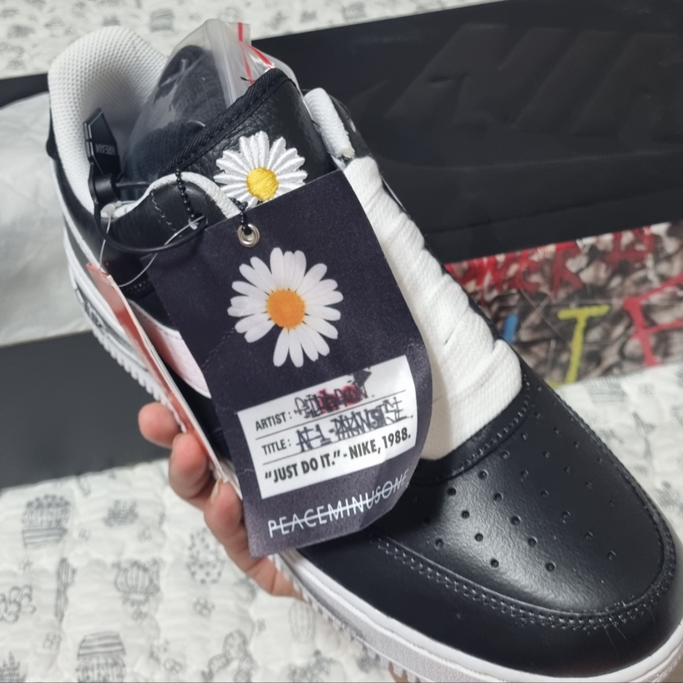 Nike x Peaceminusone Air Force 1 Low Para-Noise 착용 스타일