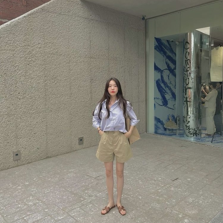 (W) Hermes Oran Sandal Calfskin & Gold Piqures Ecrues 착용 스타일 - 3