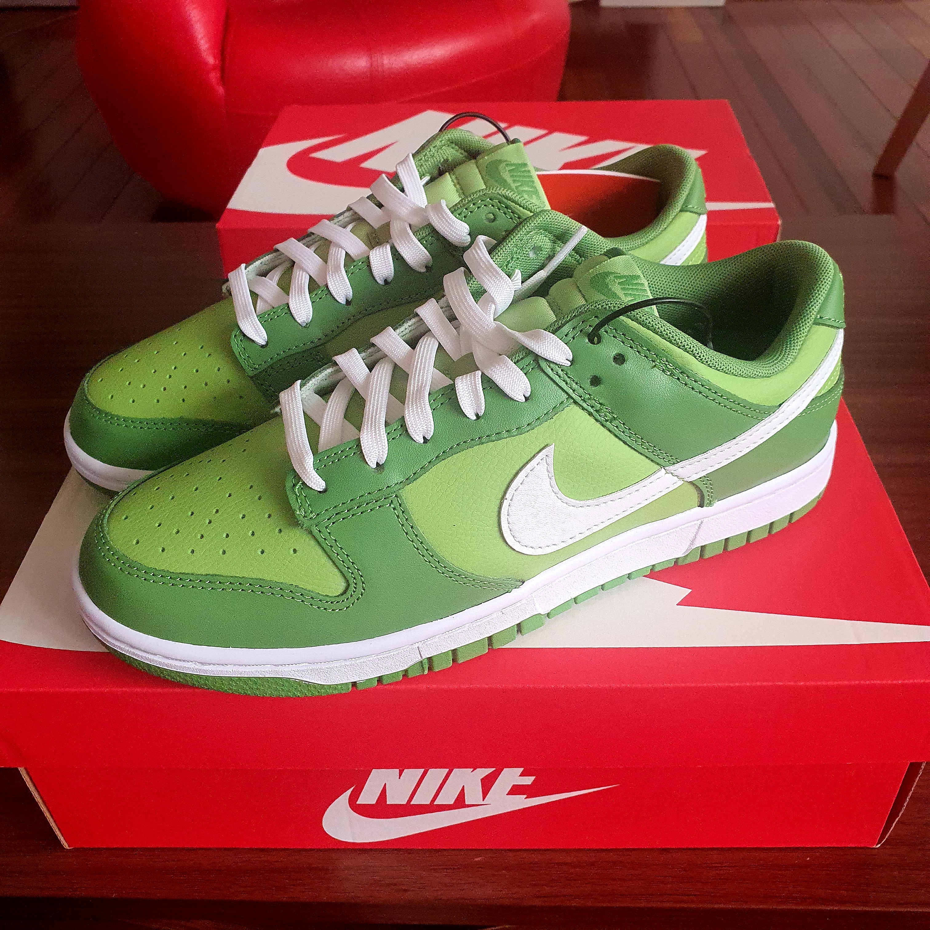 Nike Dunk Low Retro Vivid Green 착용 스타일