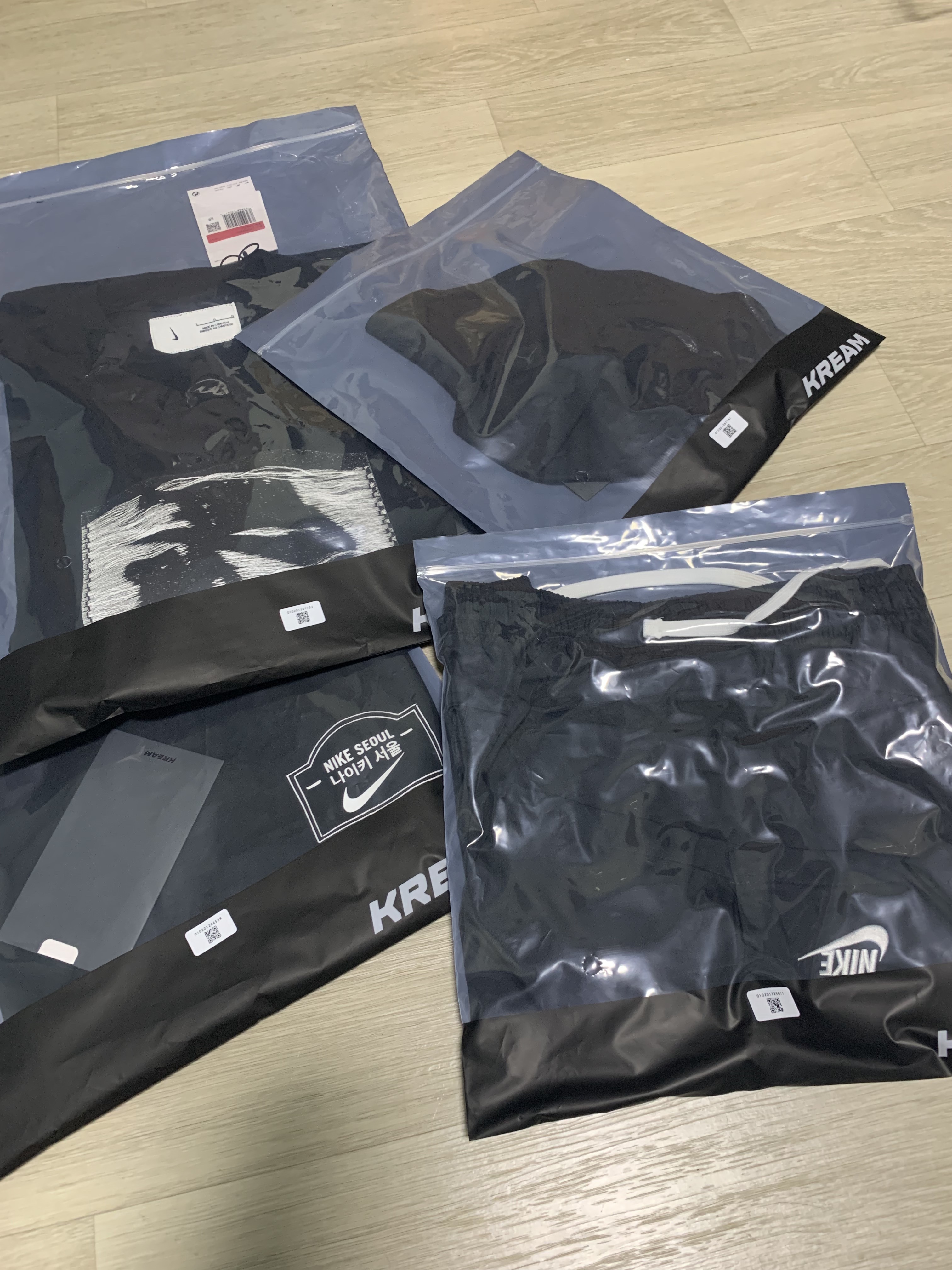 Nike NRG Inside Out T-Shirt Black - Asia, Jordan Jumpman Washed Bucket Hat Black 착용 스타일